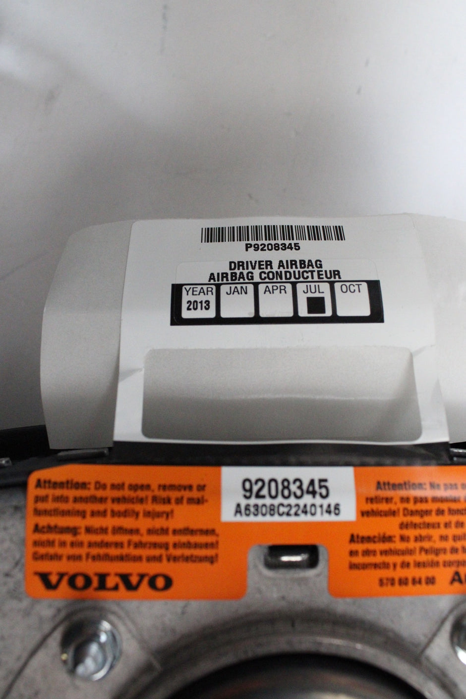 OEM Volvo Driver Steering Wheel Airbag – Fits S60, V70, XC70, C70, XC90 (2001–2004) – Part 9208345 – Volvo – product view