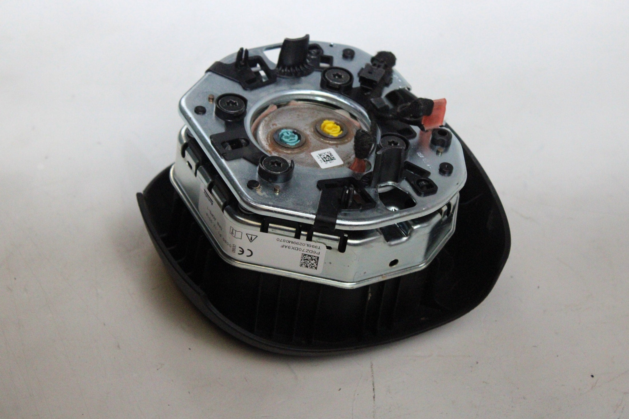 OEM Jeep Driver Steering Wheel Airbag – Fits Cherokee (2019–2023) – Part 6DZ70DX9AF – Jeep – product view