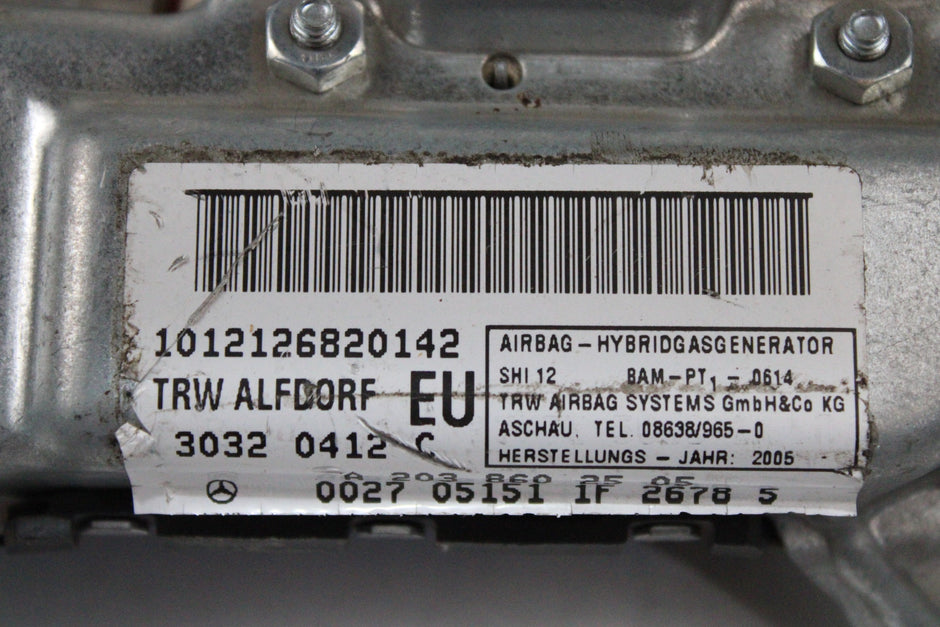 OEM Mercedes-Benz Side Airbag – Fits C-class (2000–2007) – Part A 203 860 25 05 – Mercedes-Benz – product view