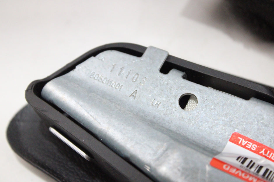 OEM Mercedes-Benz Driver Seat Airbag – Fits C-class (W204) (2007–2013) and E-class (W212) (2009–2016) and Cls-class (C218) (2011–2017) – Part 605011001 – Mercedes-Benz – product view