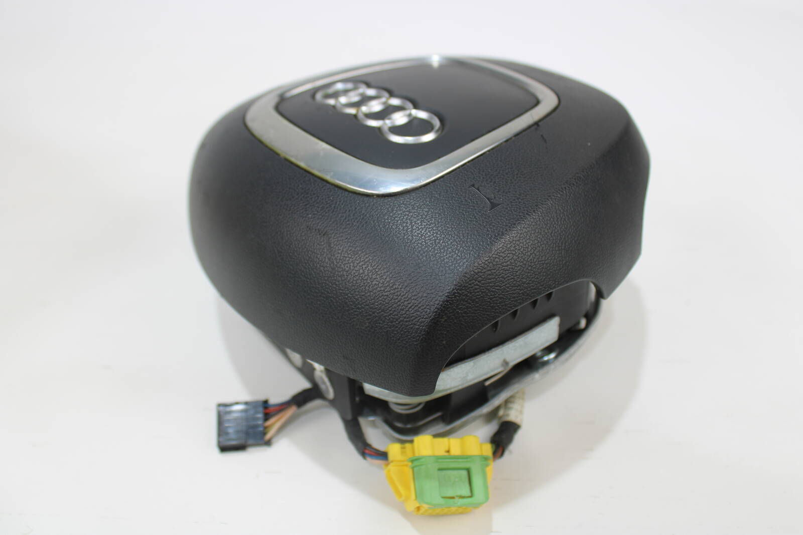 2009 - 2012 Audi Q5 Driver Steering Wheel Airbag – OEM 8R0880201C - Audi