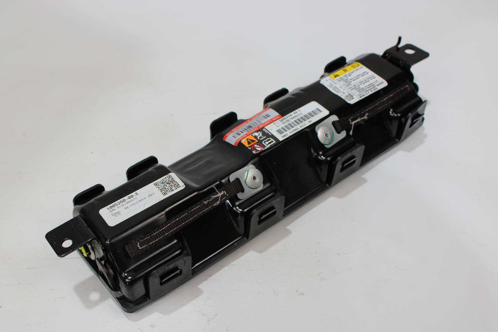 2012 - 2020 Tesla Model S, Model X Passenger Knee Airbag – OEM 1005260 - 00 - E - Tesla