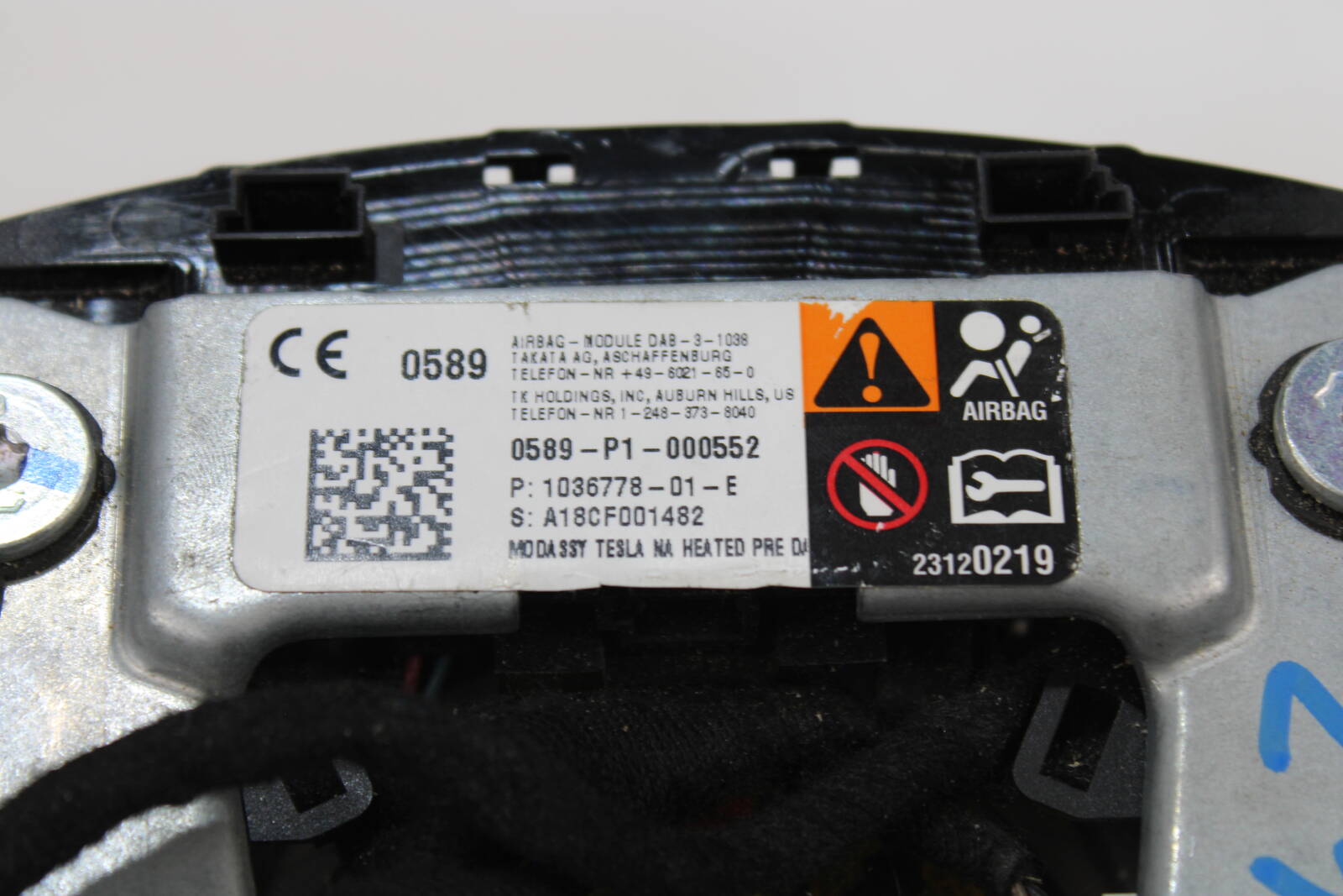 2014 - 2020 Tesla Model S, Model X Driver Steering Wheel Airbag – OEM 1456163 - 31 - A, 1023381 - 01 - F - Tesla