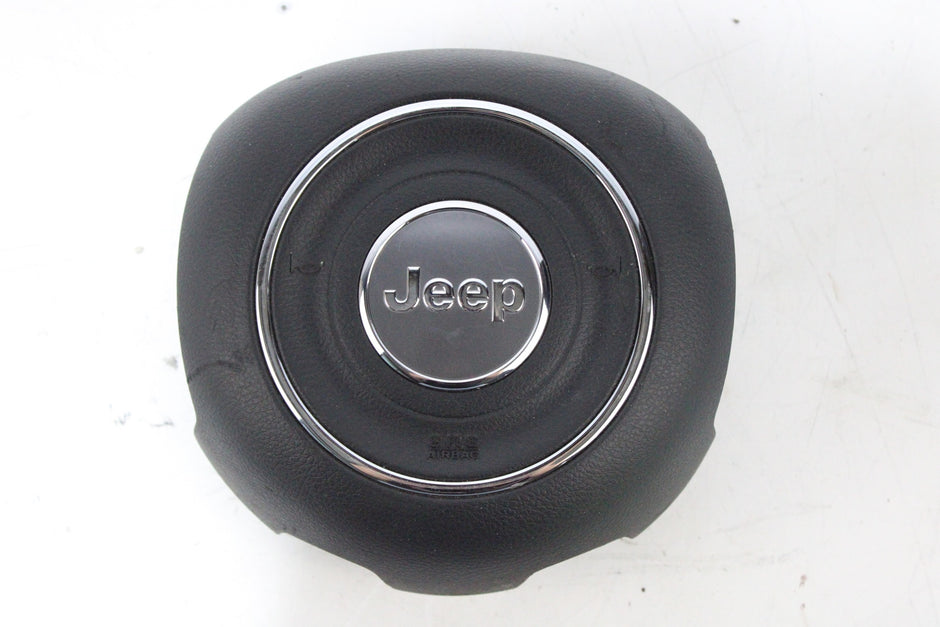 OEM Jeep Driver Steering Wheel Airbag – Fits Renegade (2019–2023) – Part 07356819390 – Jeep – product view · A1536844 · photo 4dc6e6dd-bffc-434b-b990-b4da9cc574bd