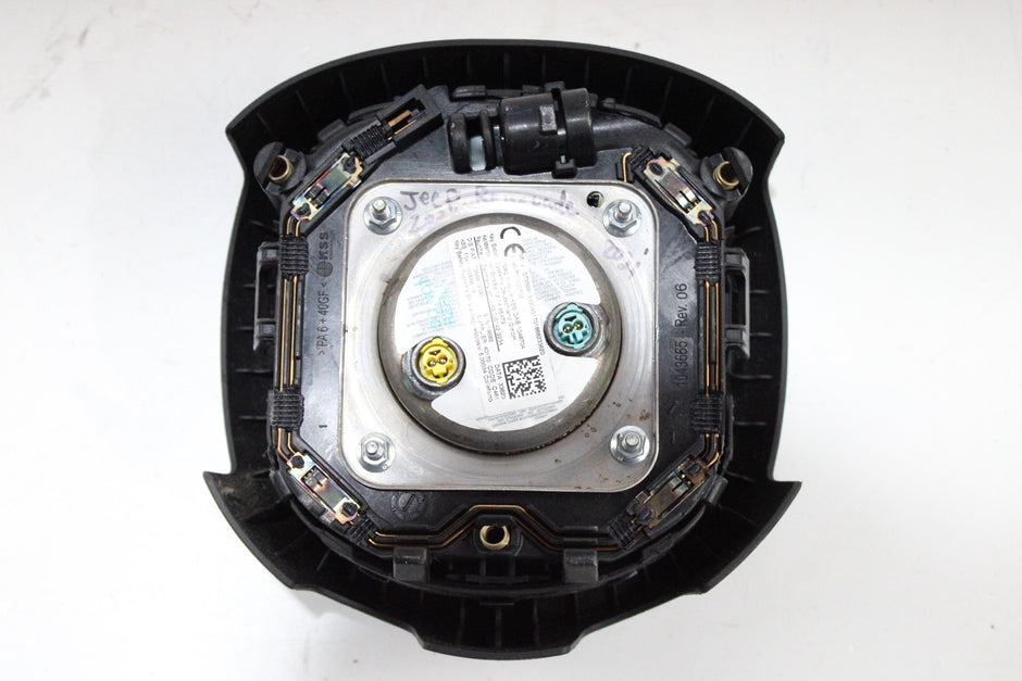 OEM Jeep Driver Steering Wheel Airbag – Fits Renegade (2019–2023) – Part 07356819390 – Jeep – product view · A1536844 · photo b9c7ed42-9efa-4784-a24b-b963f39b3bba