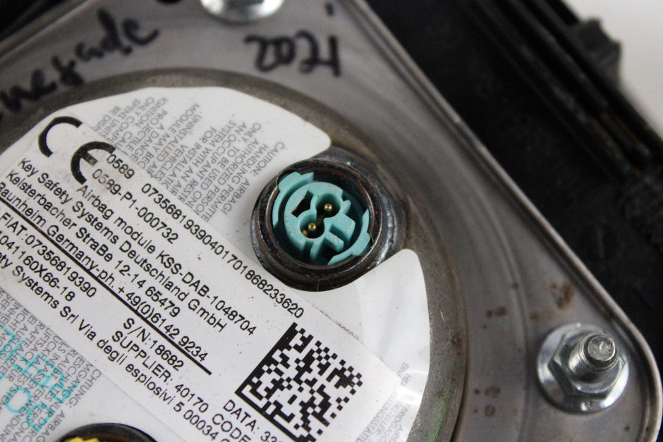 OEM Jeep Driver Steering Wheel Airbag – Fits Renegade (2019–2023) – Part 07356819390 – Jeep – product view · A1536844 · photo 3bfdec26-2a23-4ada-96b8-375256a6e83d