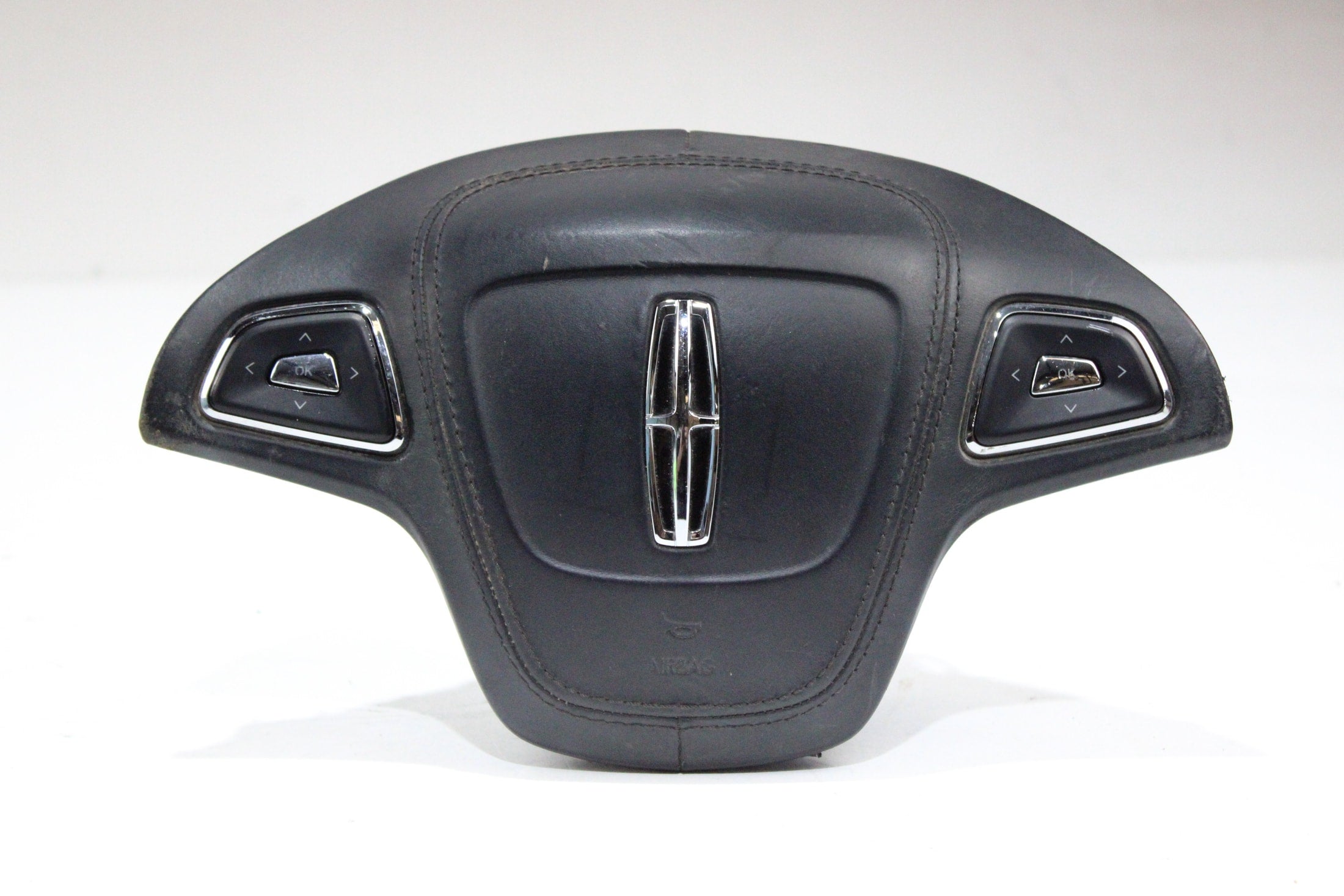 OEM Lincoln Driver Steering Wheel Airbag – Fits Mkz (2015–2019) – Part JP5Z-78043B13-AB – Lincoln – product view · A1536852 · photo 1fdd42d4-c3eb-4389-a271-0be35508987f