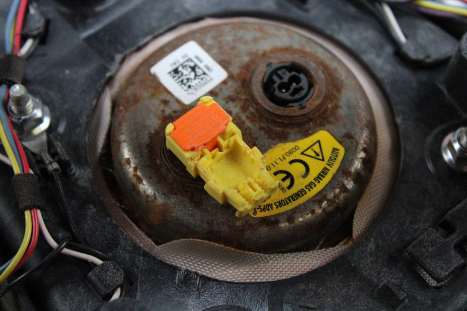 OEM Lincoln Driver Steering Wheel Airbag – Fits Mkz (2015–2019) – Part JP5Z-78043B13-AB – Lincoln – product view · A1536852 · photo 7c8e494e-5034-4617-837f-74ac0451f512