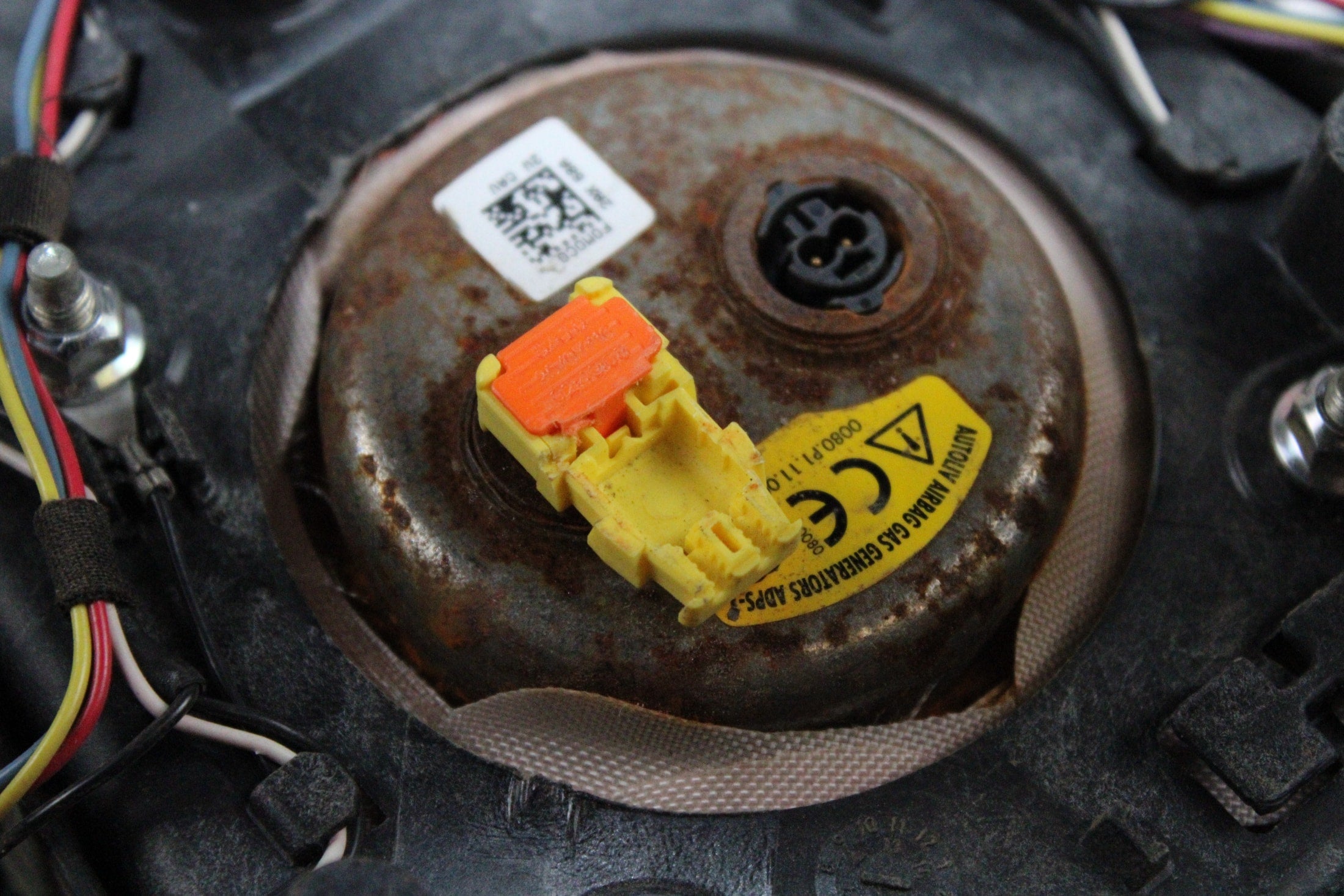 OEM Lincoln Driver Steering Wheel Airbag – Fits Mkz (2015–2019) – Part JP5Z-78043B13-AB – Lincoln – product view · A1536852 · photo 7c8e494e-5034-4617-837f-74ac0451f512
