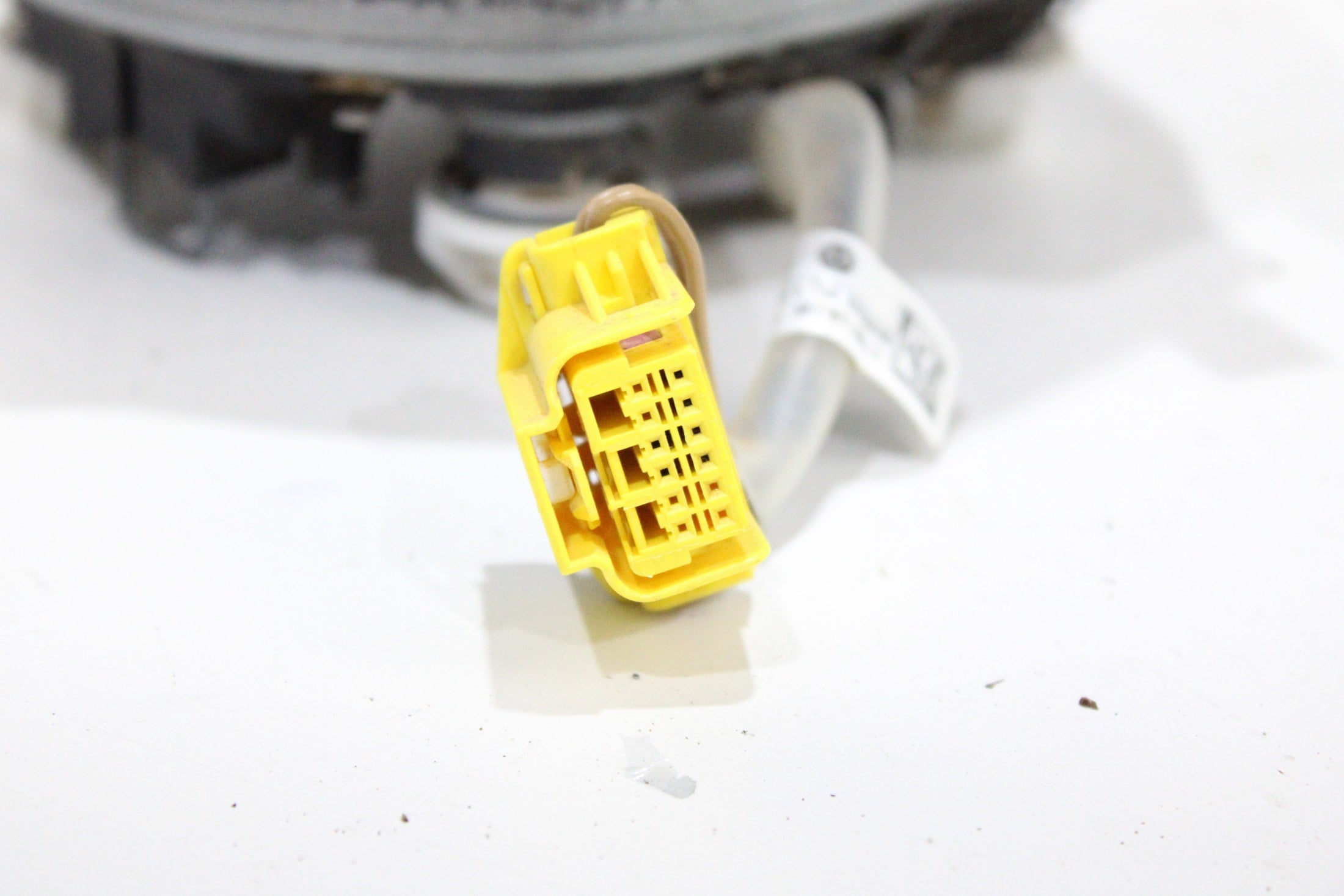 OEM Volkswagen Driver Steering Wheel Airbag – Fits Tiguan (2013–2015) and Cc (2014) – Part 5K0880201AC81U – Volkswagen – product view · A1536869 · photo 1c896d87-f2f5-40ee-b79b-400866a6efa7