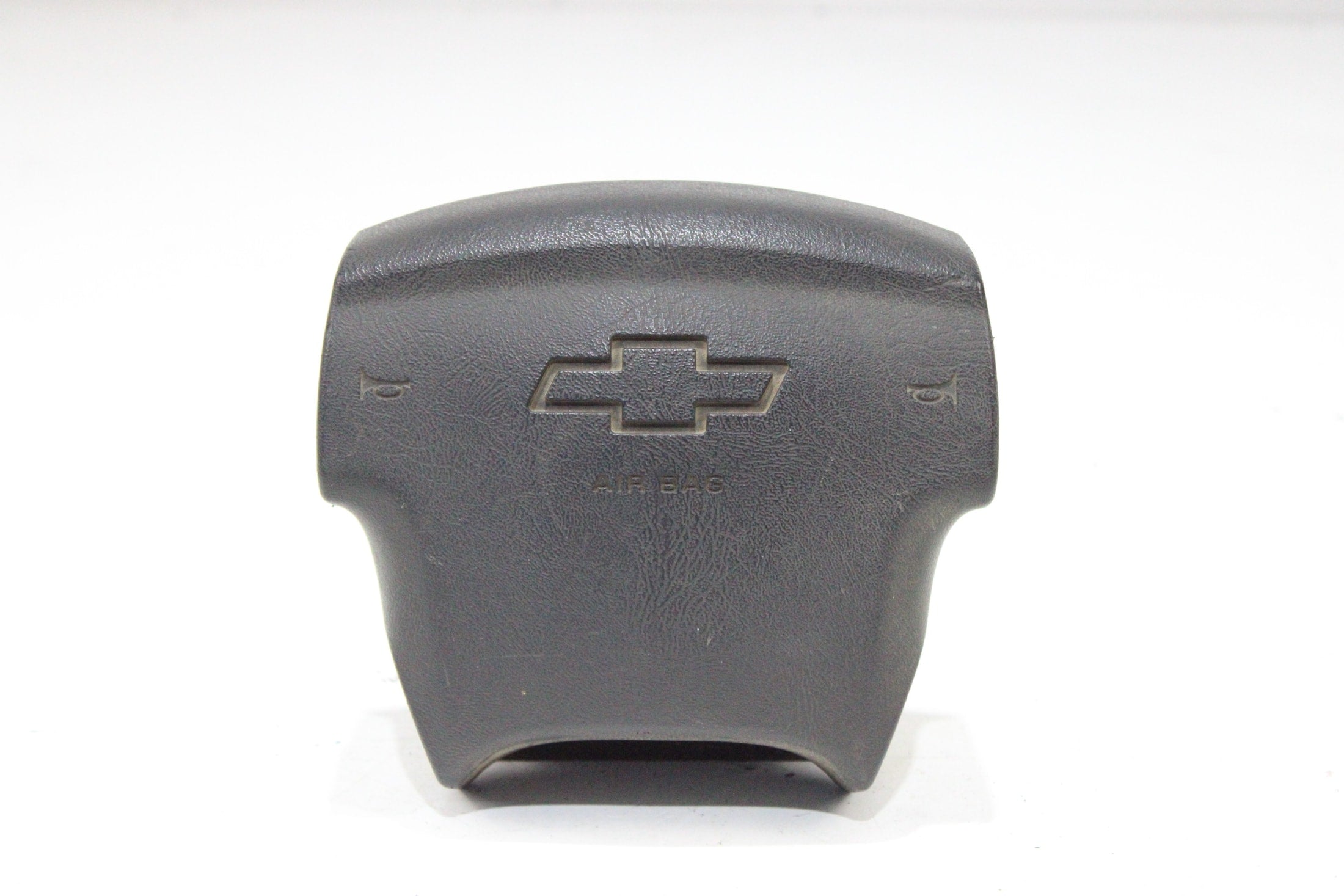 OEM Chevrolet Driver Steering Wheel Airbag – Fits Silverado 1500 (2004) – Part 16869416 – Chevrolet – product view · A1536870 · photo 6b7e198a-457b-4b19-b754-6c97a43679c4