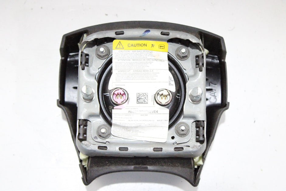 OEM Chevrolet Driver Steering Wheel Airbag – Fits Silverado 1500 (2004) – Part 16869416 – Chevrolet – product view · A1536870 · photo f3a5f9c3-4449-4f50-8277-1fb0b79f4e44