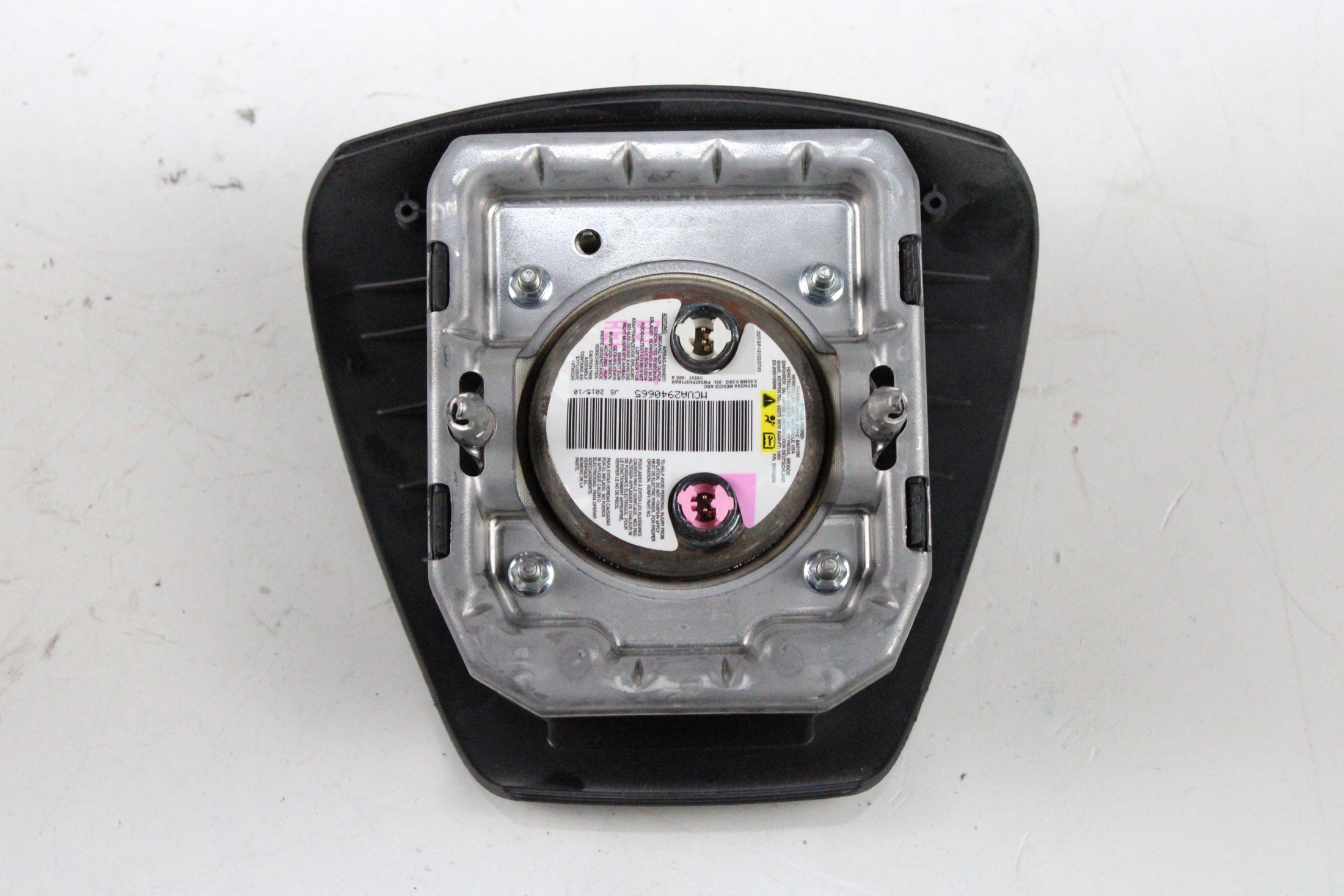 OEM Chevrolet Driver Steering Wheel Airbag – Fits Traverse (2013–2017) – Part 23165554 – Chevrolet – product view · A1536871 · photo 3b9c38ae-63cc-4378-89d9-a3fd8692271f