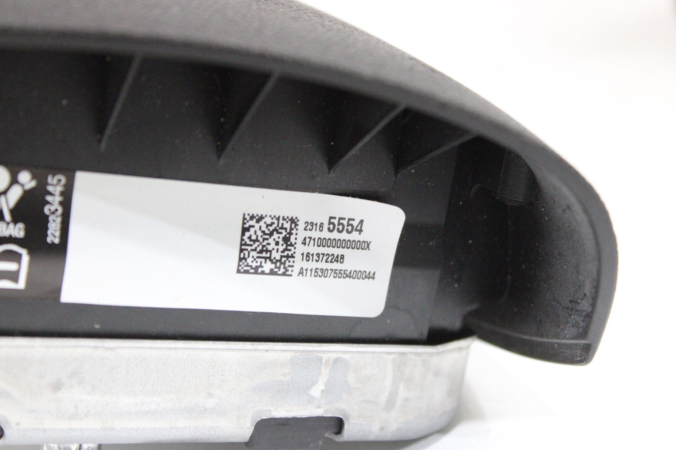 OEM Chevrolet Driver Steering Wheel Airbag – Fits Traverse (2013–2017) – Part 23165554 – Chevrolet – product view · A1536871 · photo 146d8e24-9dac-4969-b8f1-92bdca42b678
