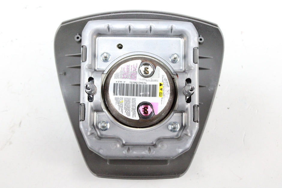 OEM Chevrolet Driver Steering Wheel Airbag – Fits Traverse (2014–2017) – Part 23165553 – Chevrolet – product view · A1536873 · photo 201c8304-071e-4ad7-88d3-67284691a12b
