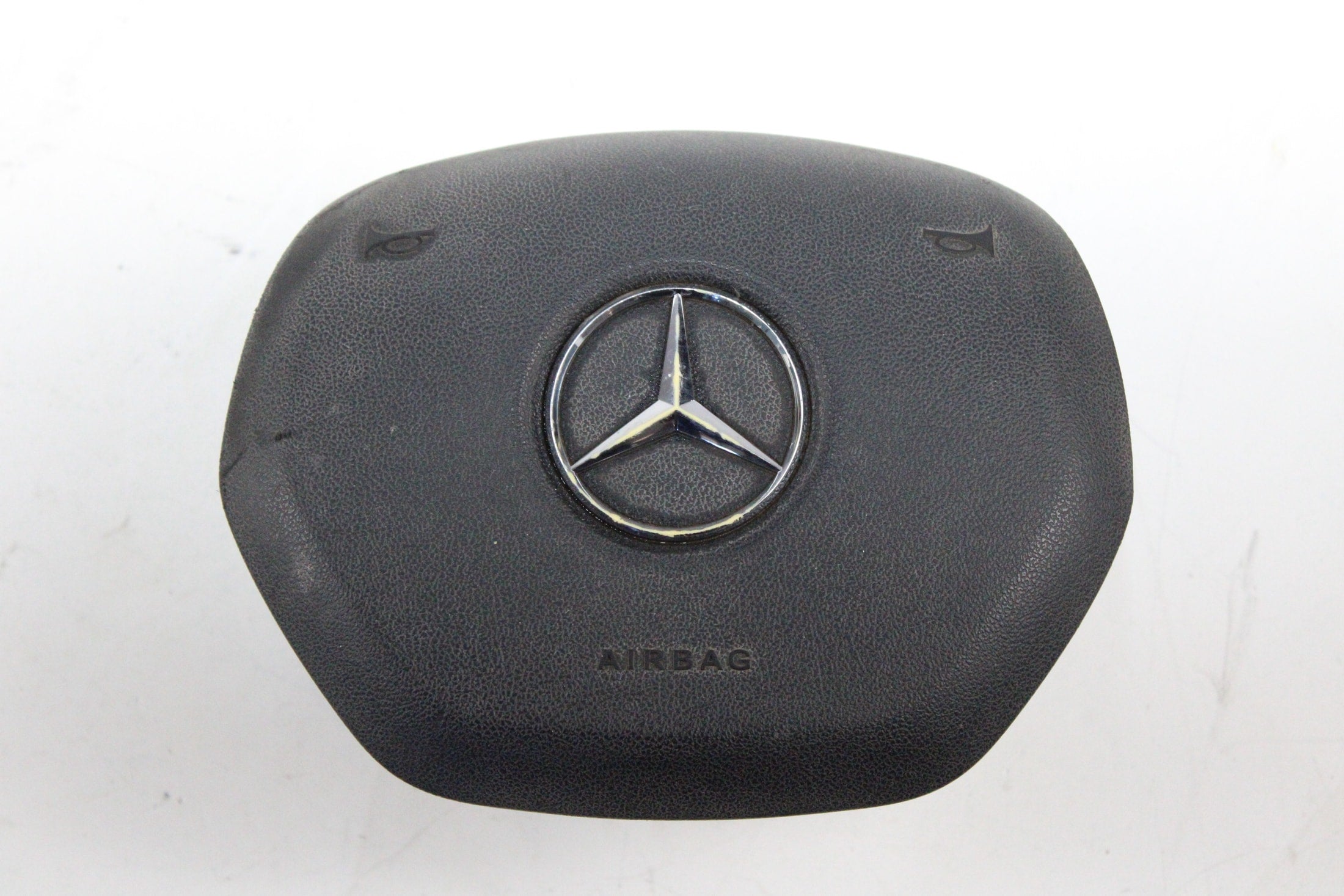 OEM Mercedes-Benz Driver Steering Wheel Airbag – Fits ML350, ML63 Amg (2012–2015) and ML250, ML400 (2015) and ML550 (2012–2014) and GL350, GL450, GL550, GL63 Amg (2013–2016) and G550, G63 Amg (2013–2018) and G65 Amg (2016–2018) – Part A16686000029116 – Mercedes-Benz – product view · B1536886 · photo 0e3081b5-8efe-479e-a7f8-56759f794ec0
