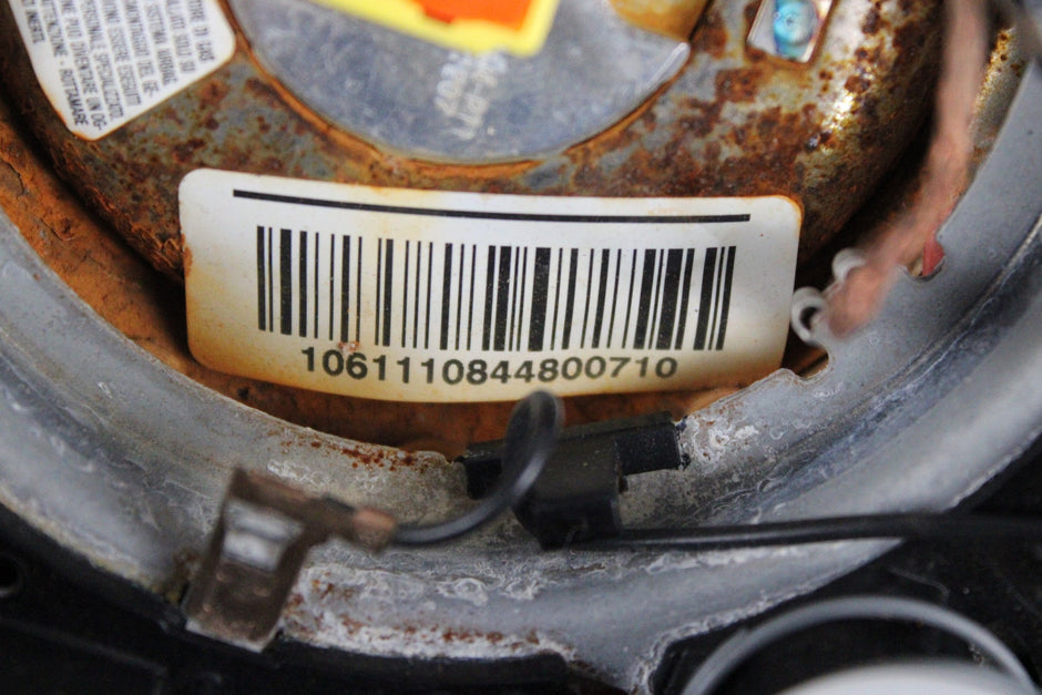 OEM Volkswagen Driver Steering Wheel Airbag – Fits Tiguan (2008–2011) and Golf, Gti (2010–2011) – Part 1T0880201L 81U – Volkswagen – product view · B1536887 · photo c0b684d2-4ef2-4c89-879e-a534478ba24e