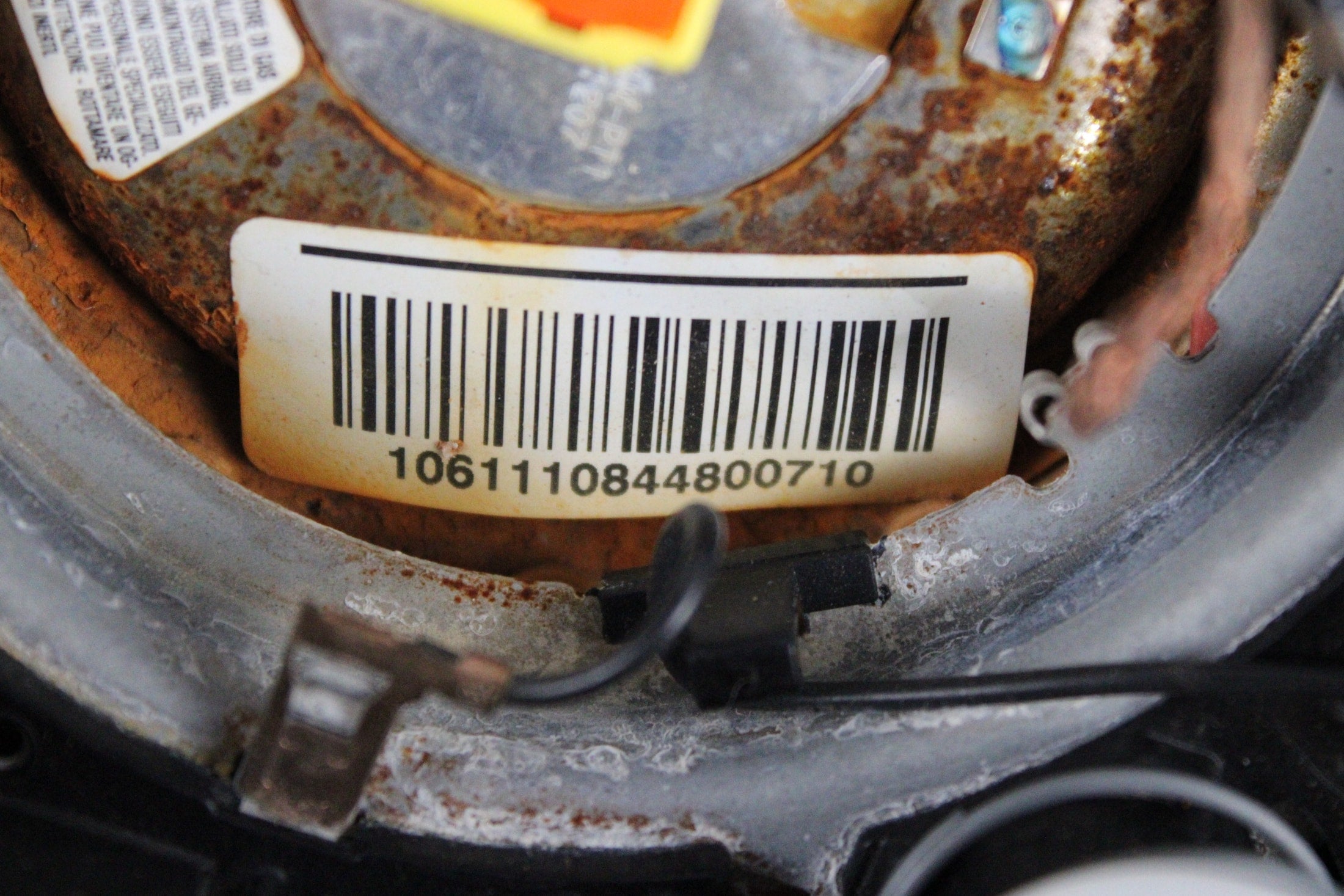 OEM Volkswagen Driver Steering Wheel Airbag – Fits Tiguan (2008–2011) and Golf, Gti (2010–2011) – Part 1T0880201L 81U – Volkswagen – product view · B1536887 · photo c0b684d2-4ef2-4c89-879e-a534478ba24e