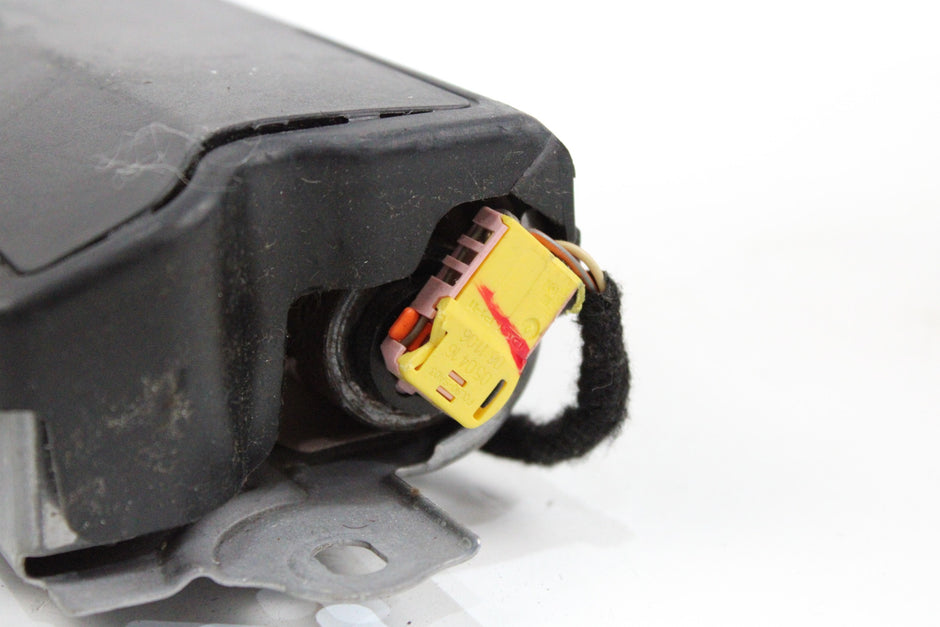 OEM Chevrolet Passenger Knee Airbag – Fits Camaro (2016–2024) – Part 84081261 – Chevrolet – product view · G1536729 · photo 3d0abed5-ba41-46a9-bfd4-389ee23e5b17