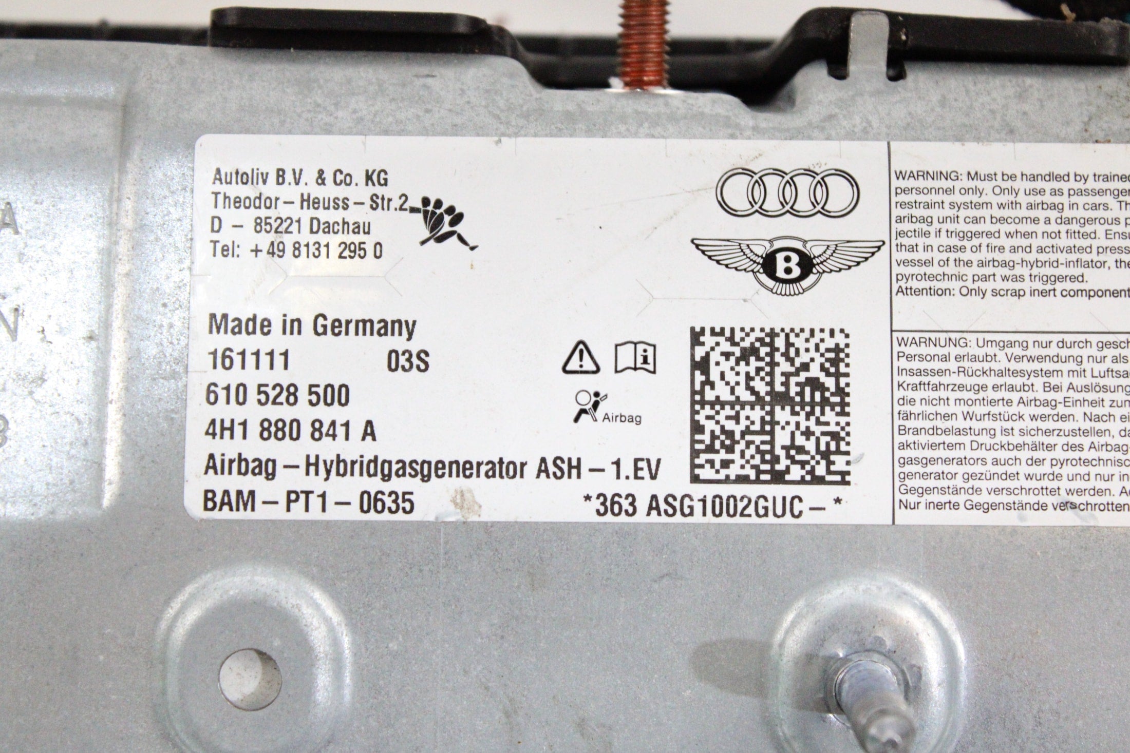 OEM Audi Driver Knee Airbag – Fits A8 Quattro (2011–2018) and S8 (2013–2018) – Part 4H1880841A – Audi – product view · G1536740 · photo 8c51a8f9-4f8f-42b3-98af-036f8779e603