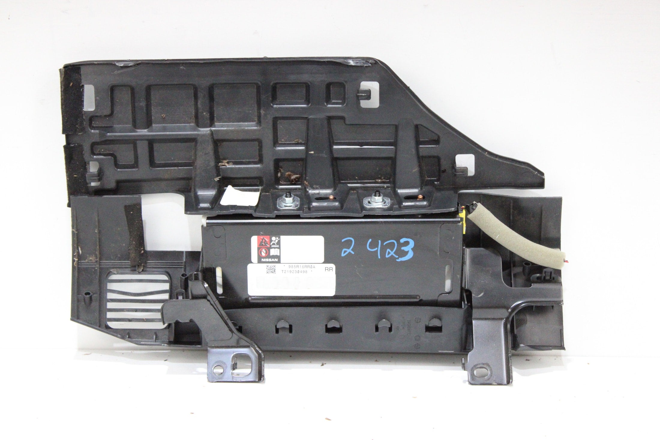 OEM Nissan Passenger Knee Airbag – Fits Rogue (2021–2022) – Part 985R1-6RR0A – Nissan – product view · G1536747 · photo e163b437-8c8b-4c0f-80a7-189ae8aa293d