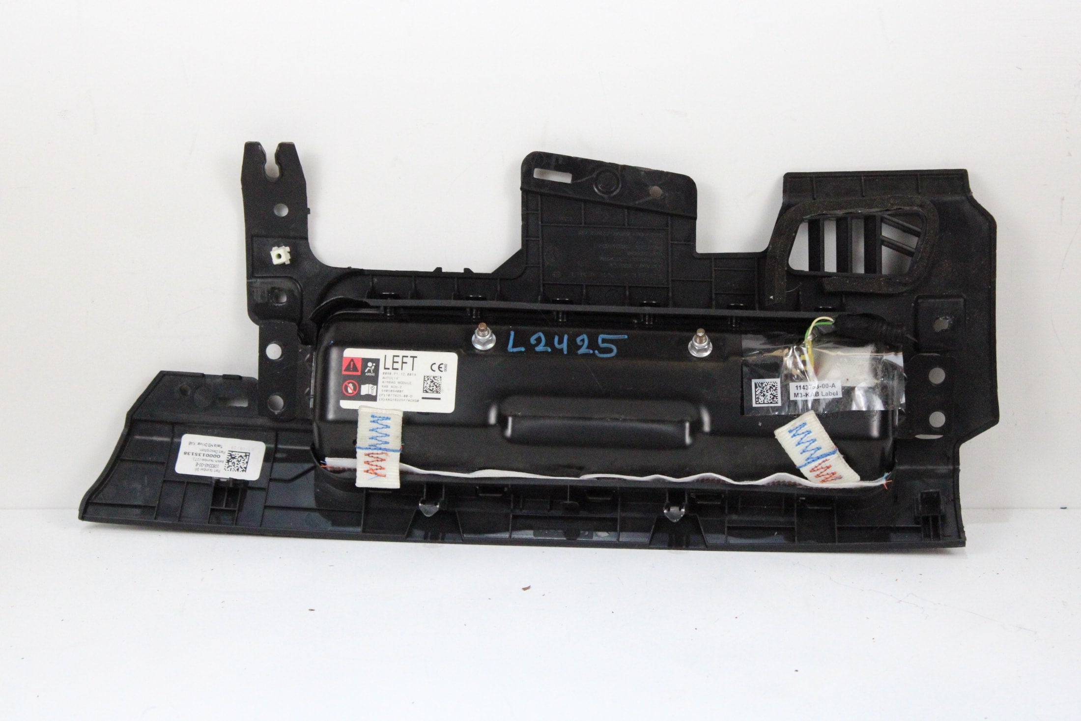 OEM Tesla Driver Knee Airbag – Fits Model 3 (2017–2023) and Model Y (2020–2025) – Part 1077825-00-D – Tesla – product view · G1536748 · photo 96e0839e-f05d-4e3a-adbf-e05f686d5097