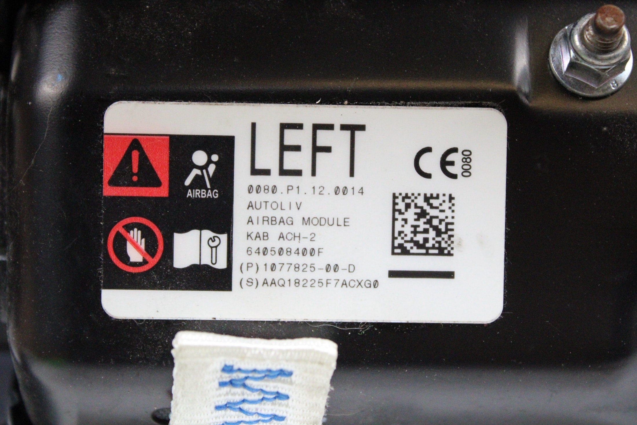 OEM Tesla Driver Knee Airbag – Fits Model 3 (2017–2023) and Model Y (2020–2025) – Part 1077825-00-D – Tesla – product view · G1536748 · photo c0132f83-1978-4d6d-a38e-70dd7dc5b1ac