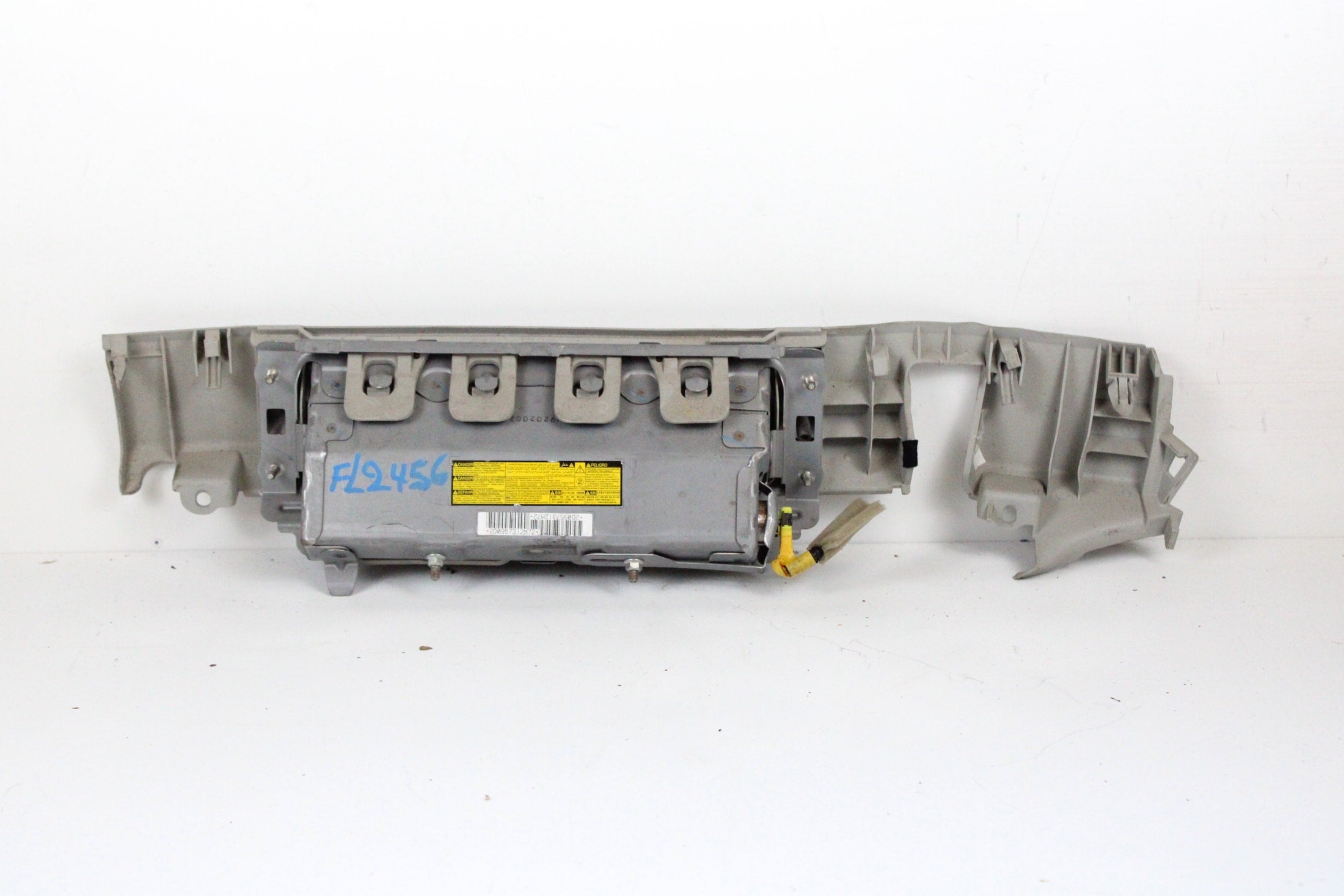 OEM Lexus Driver Knee Airbag – Fits RX350, RX450H (2010–2013) – Part 73900-0E020-B0 – Lexus – product view · G1536750 · photo fef2ea70-b849-4c27-8468-7c4109f7d0bf
