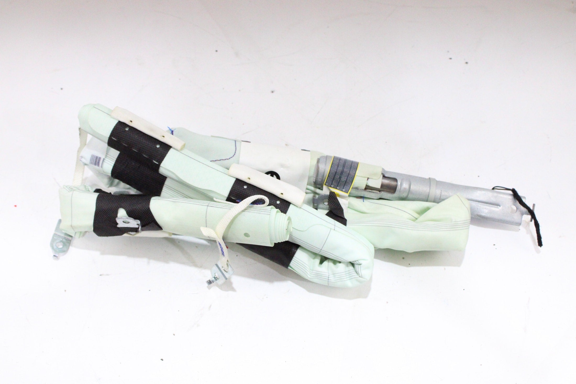 OEM Maserati Curtain Airbag – Fits Levante (2016–2021) – Part 06700386530 – Maserati – product view · G1536765 · photo b0673fe0-3d96-4f91-beba-607a8758a8fe