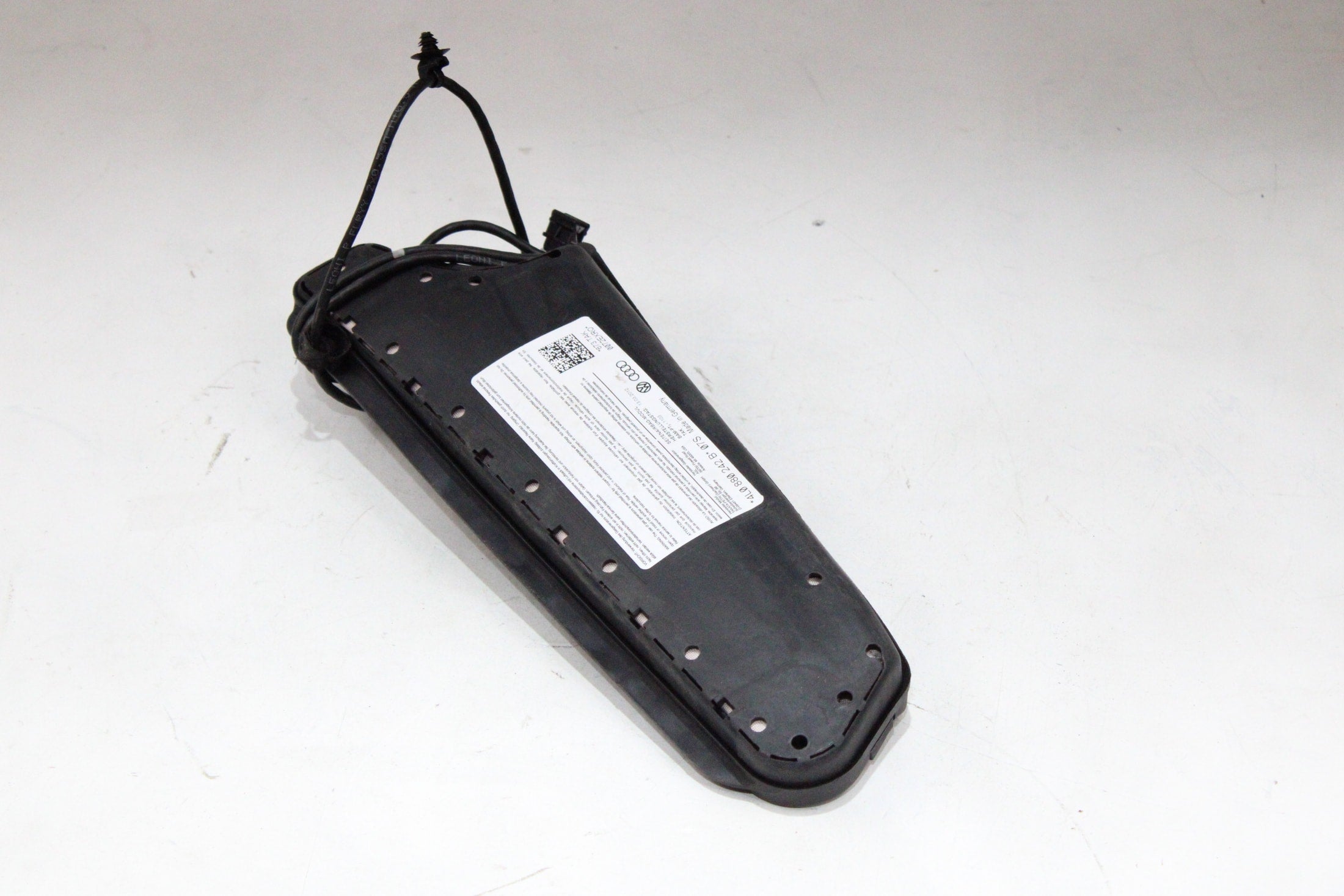 OEM Audi Passenger Seat Airbag – Fits Q7 (2007–2015) – Part 4L0880242B – Audi – product view