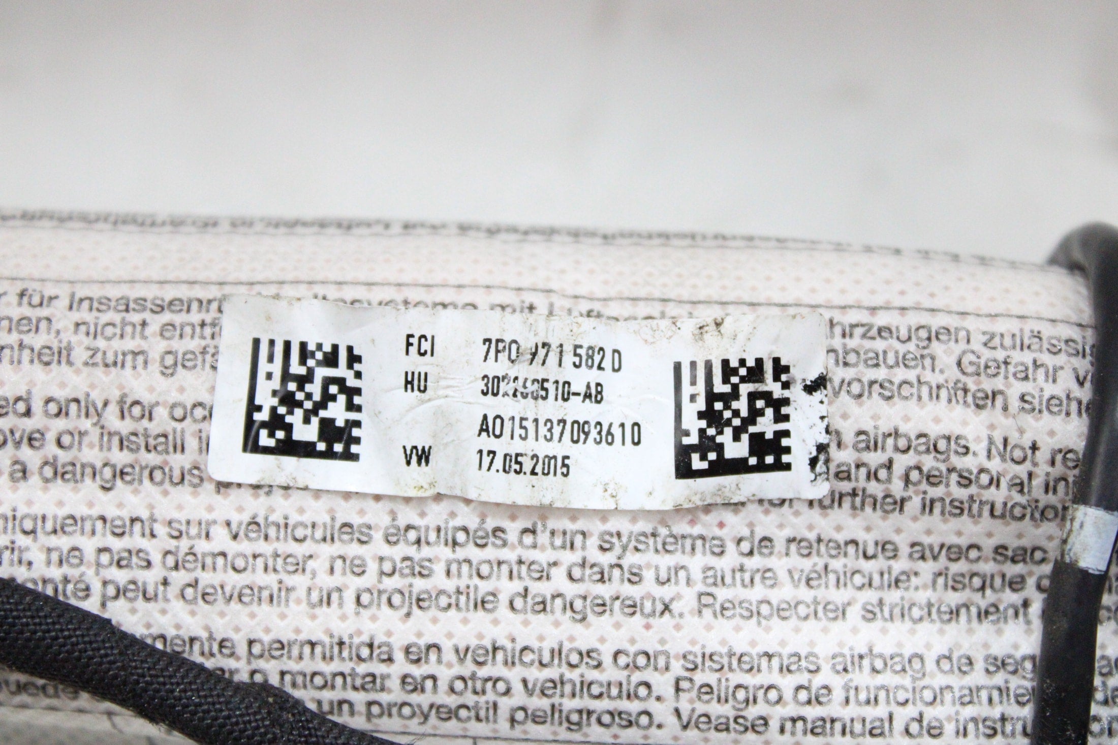 OEM Volkswagen Passenger Seat Airbag – Fits Porsche Cayenne (2014–2018) and Touareg Ii (7P5) (2010–2014) – Part 7P0880242A – Volkswagen – product view