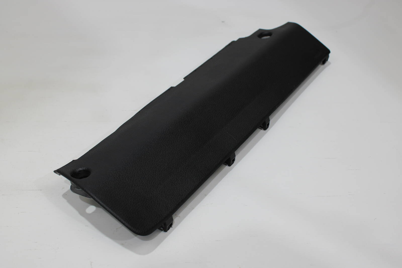 2014-2018 BMW X5, X6 Driver Knee Airbag – OEM 72129311690