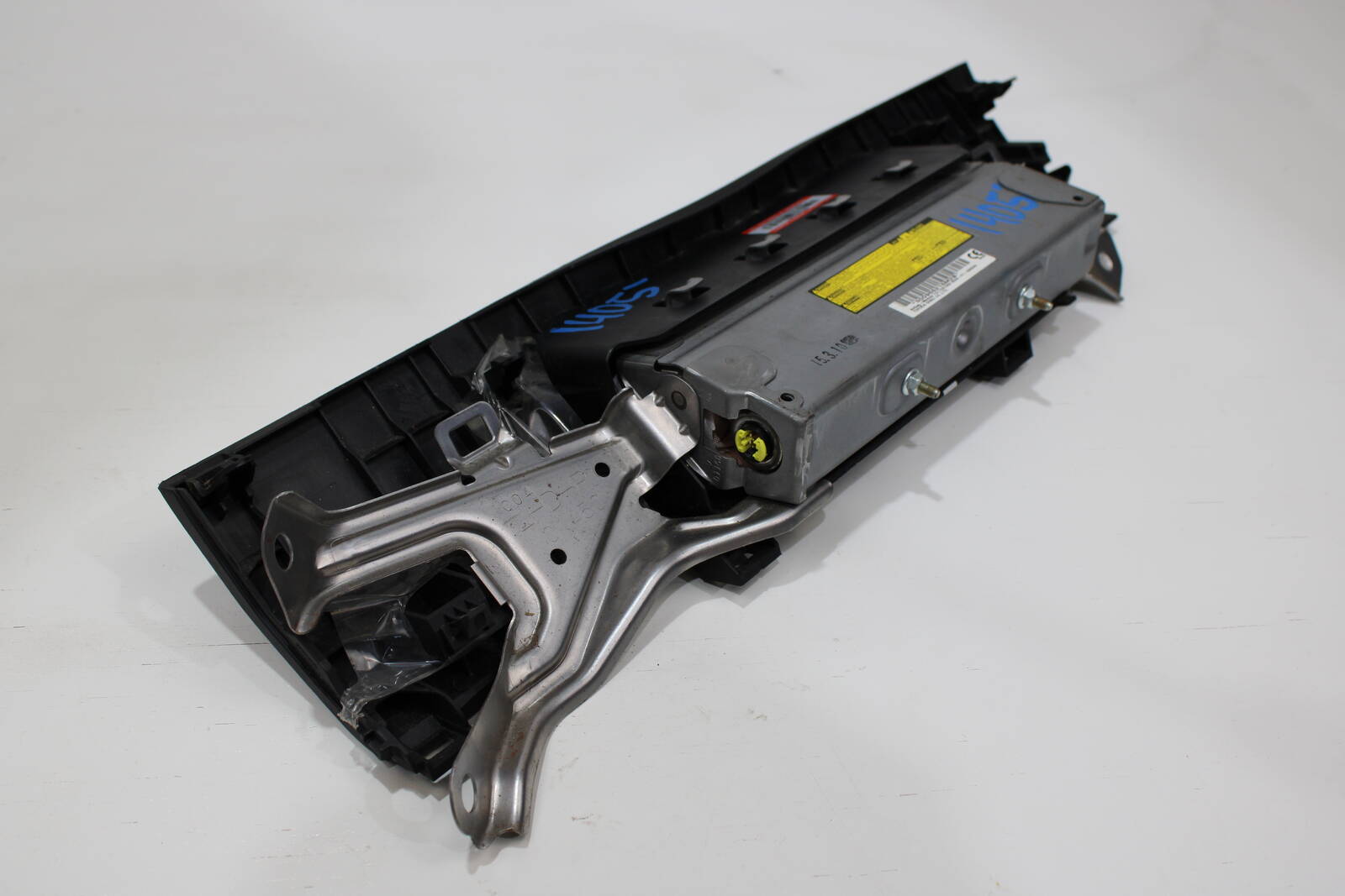 2015–2019 Lexus IS200t, IS300, IS350, RC300, RC350, RC F Passenger Knee Airbag – OEM 7399053030C0