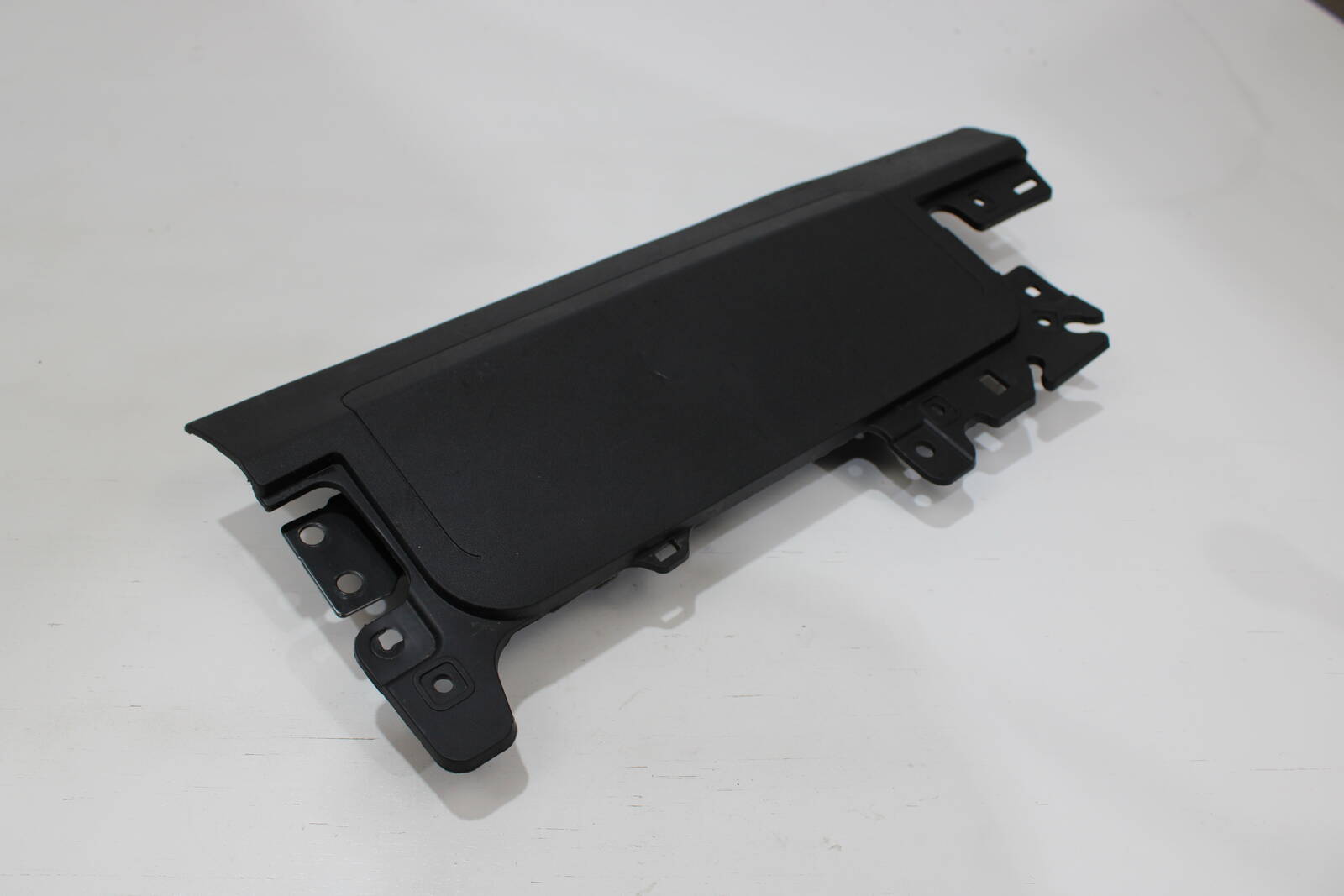 2017-2023 Tesla Model 3, Model Y Passenger Knee Airbag – OEM 1077826-00-D