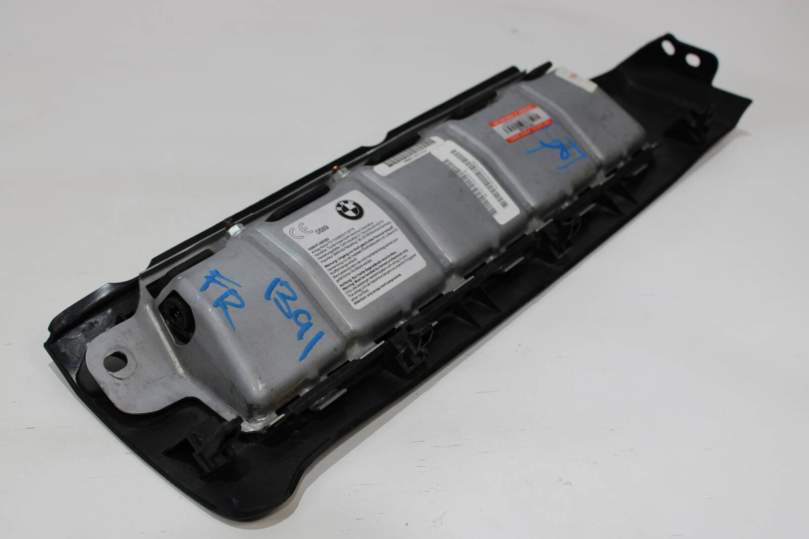 2014-2018 BMW X5, X6 Passenger Knee Airbag – OEM 72129311683