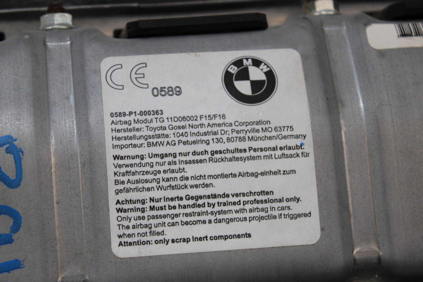 2014-2018 BMW X5, X6 Passenger Knee Airbag – OEM 72129311683