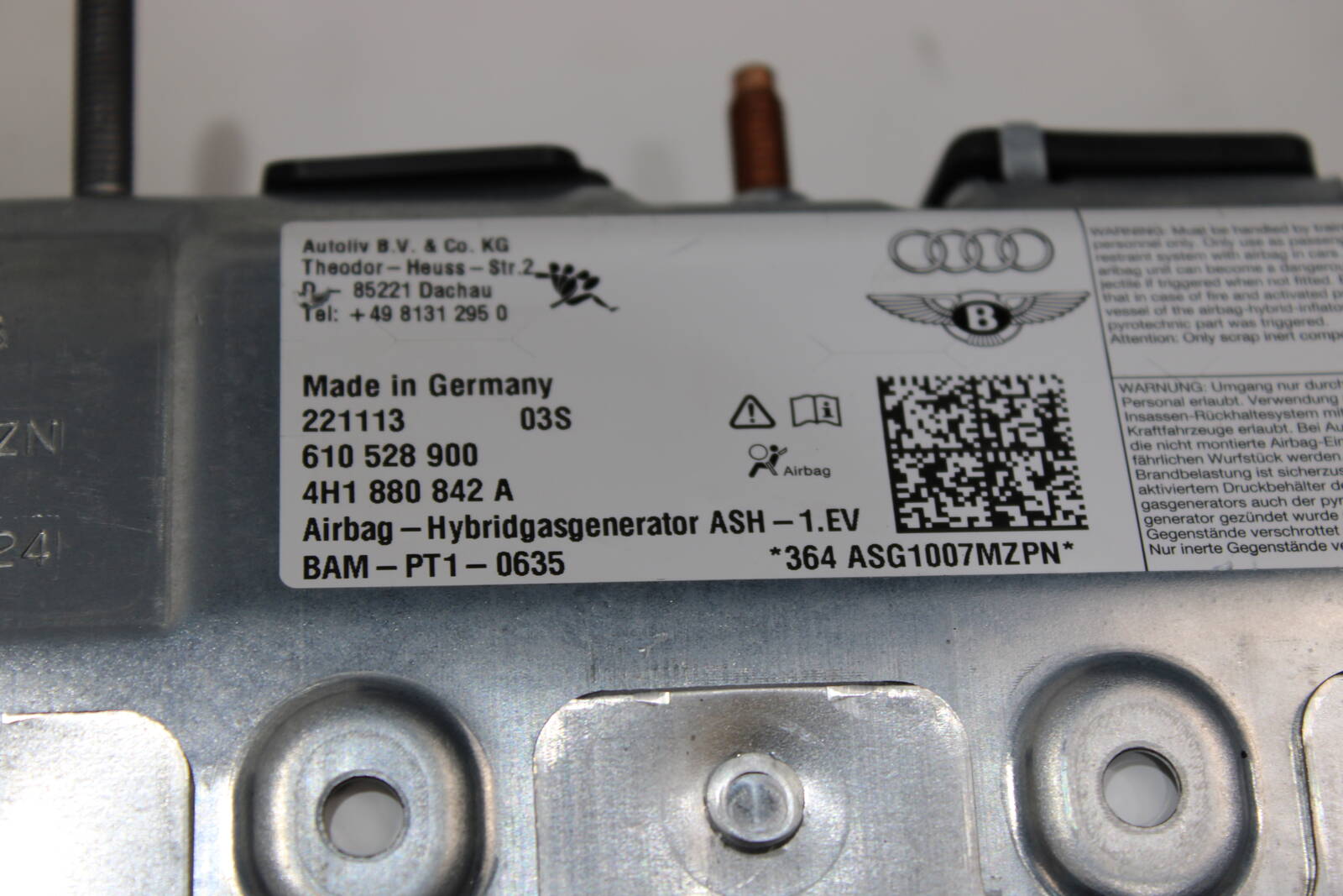 2011-2018 Audi A8, S8 Passenger Knee Airbag – OEM 4H1880842A