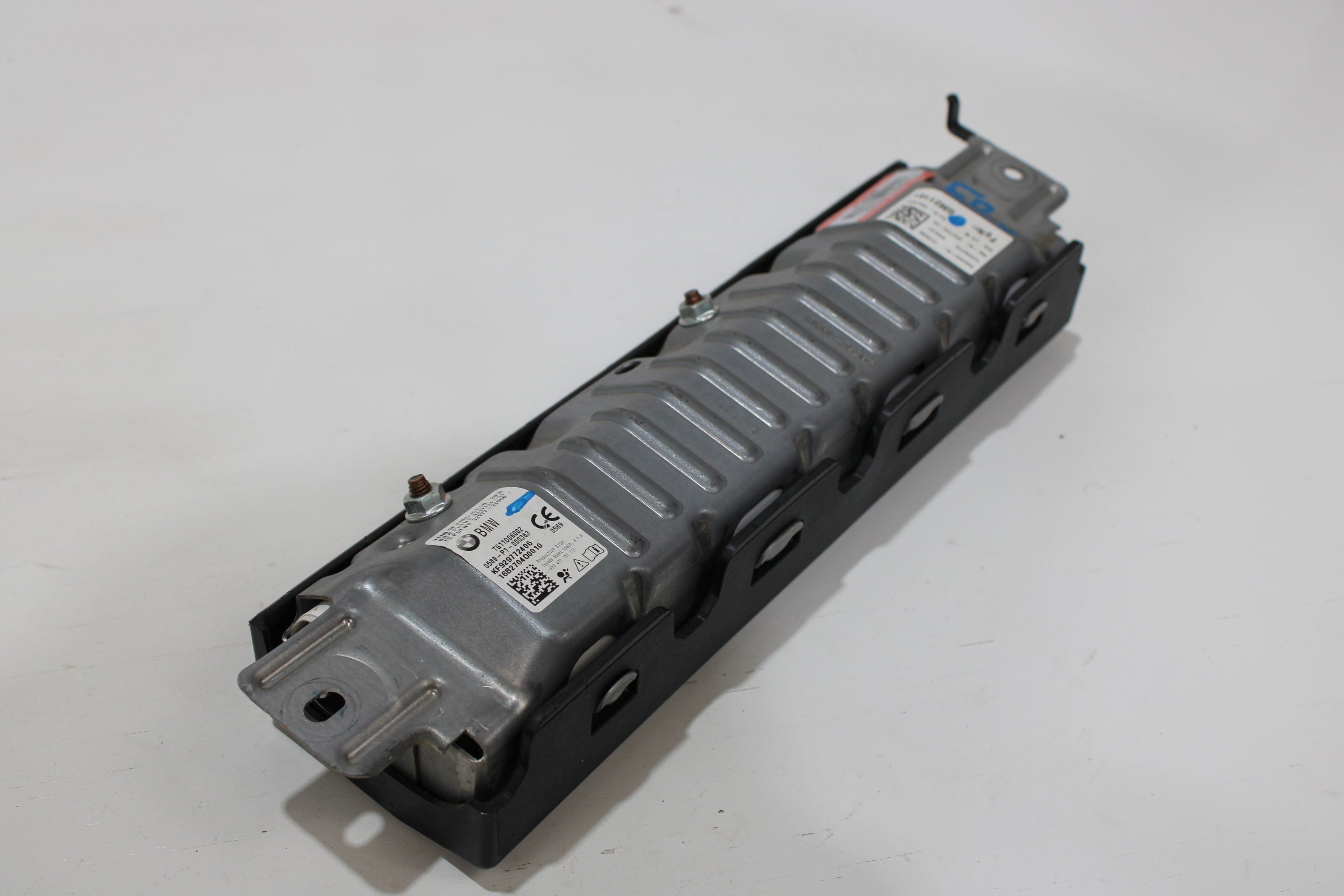 2016-2024 BMW 530i, 540i, M5, 740i, 750i, M550i, M760i Passenger Knee Airbag – OEM 72129297724