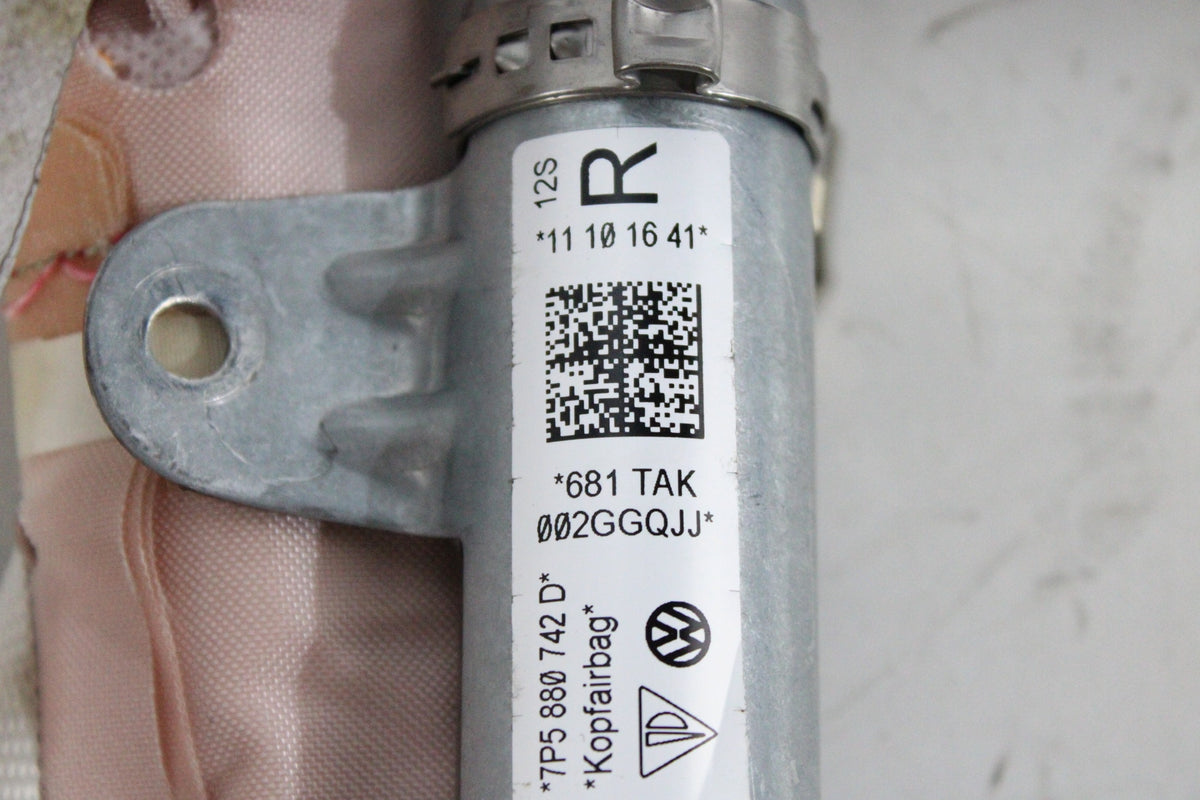 OEM Porsche Curtain Airbag – Fits Cayenne (2011–2018) – Part 7P5880742D – Porsche – product view · K1536901 · photo 55002a2e-30a7-4a1e-a6f6-a506e099181d