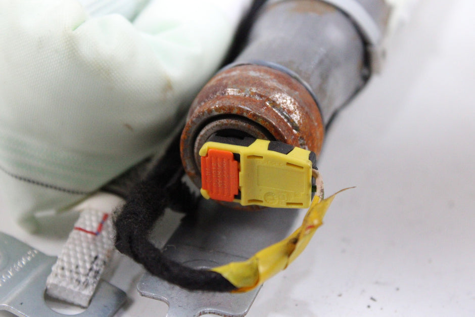 OEM Maserati Curtain Airbag – Fits Quattroporte (2014–2023) – Part 06700096700 – Maserati – product view · K1536944 · photo 64f3df3e-9eab-4209-8140-54d9b4ec5c23