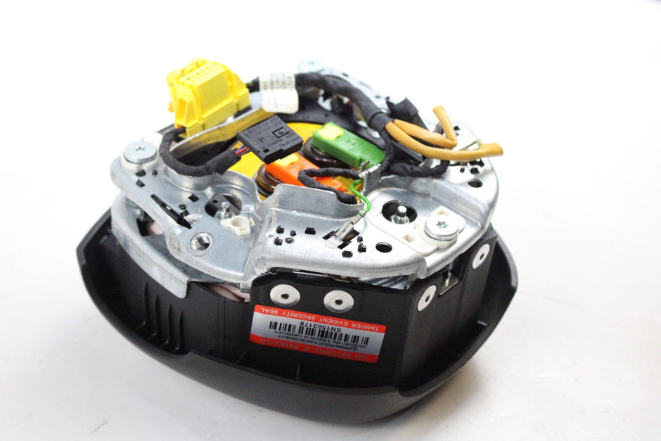 OEM Audi Driver Steering Wheel Airbag – Fits A3 / A3 Sportback (2004–2008) – Part #8P0 880 201 AJ 6PS - Audi
