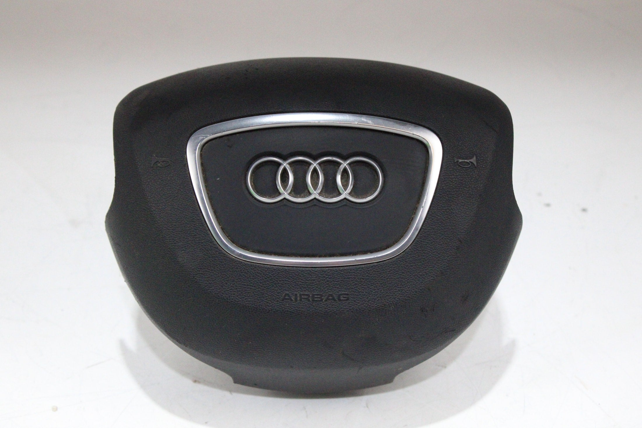 OEM Audi Driver Steering Wheel Airbag – Fits Q7 (2011–2015) – Part #4L0880201AC - Audi