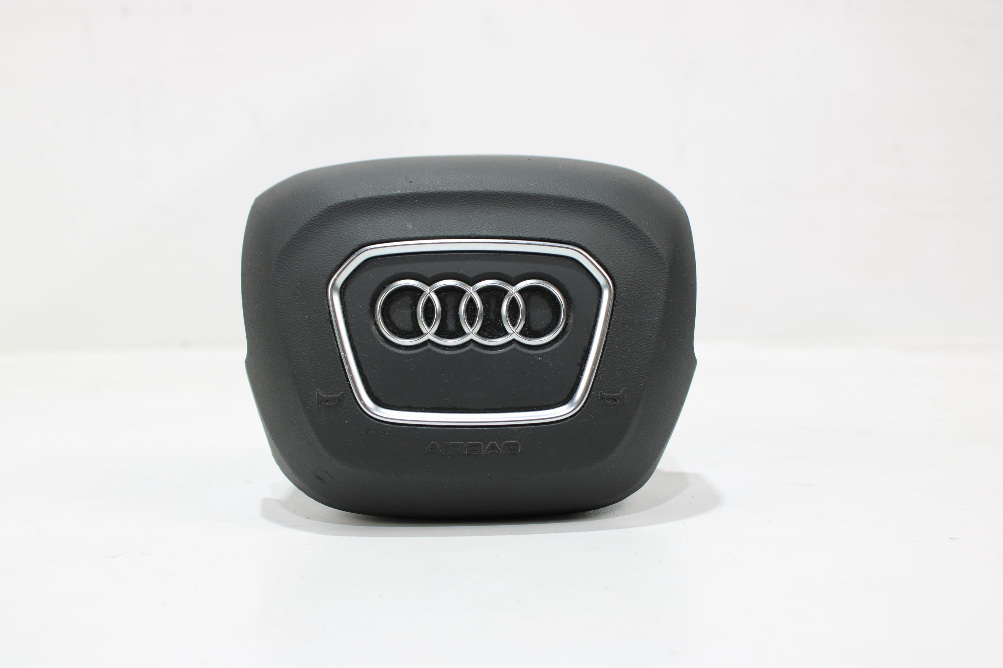OEM Audi Steering Wheel Airbag – Fits Q5, Q7 (2017–2019) – Part 4M0880201R - Audi