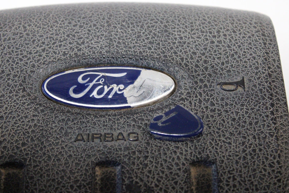OEM Ford Driver Steering Wheel Airbag – Fits F-250 Super Duty, F-350 Super Duty, F-450 Super Duty, F-550 Super Duty (2008–2010) – Part #7C3Z-25043B13-AB - Ford