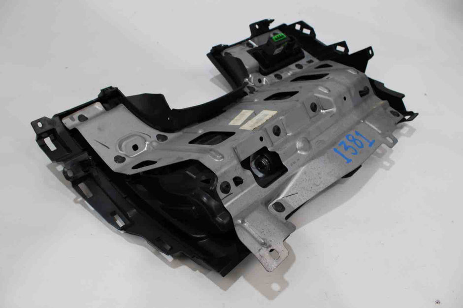 OEM Land Rover Discovery Driver Knee Airbag (2015–2019) | Part LR026034 - Land Rover