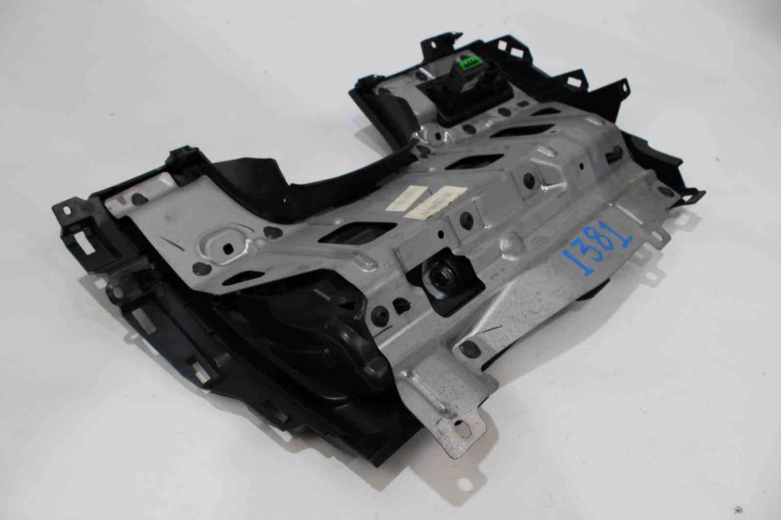 OEM Land Rover Discovery Driver Knee Airbag (2015–2019) | Part LR026034 - Land Rover