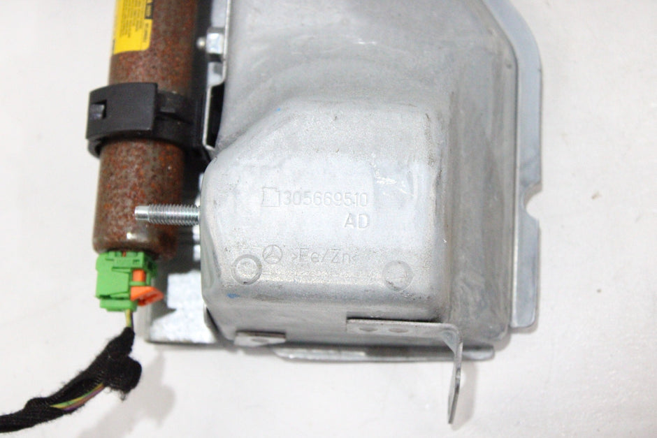 OEM Mercedes-Benz Driver Knee Airbag – Fits C250, C300, C63 Amg, E250 (2010–2017) – Part 305669510what - Mercedes-Benz
