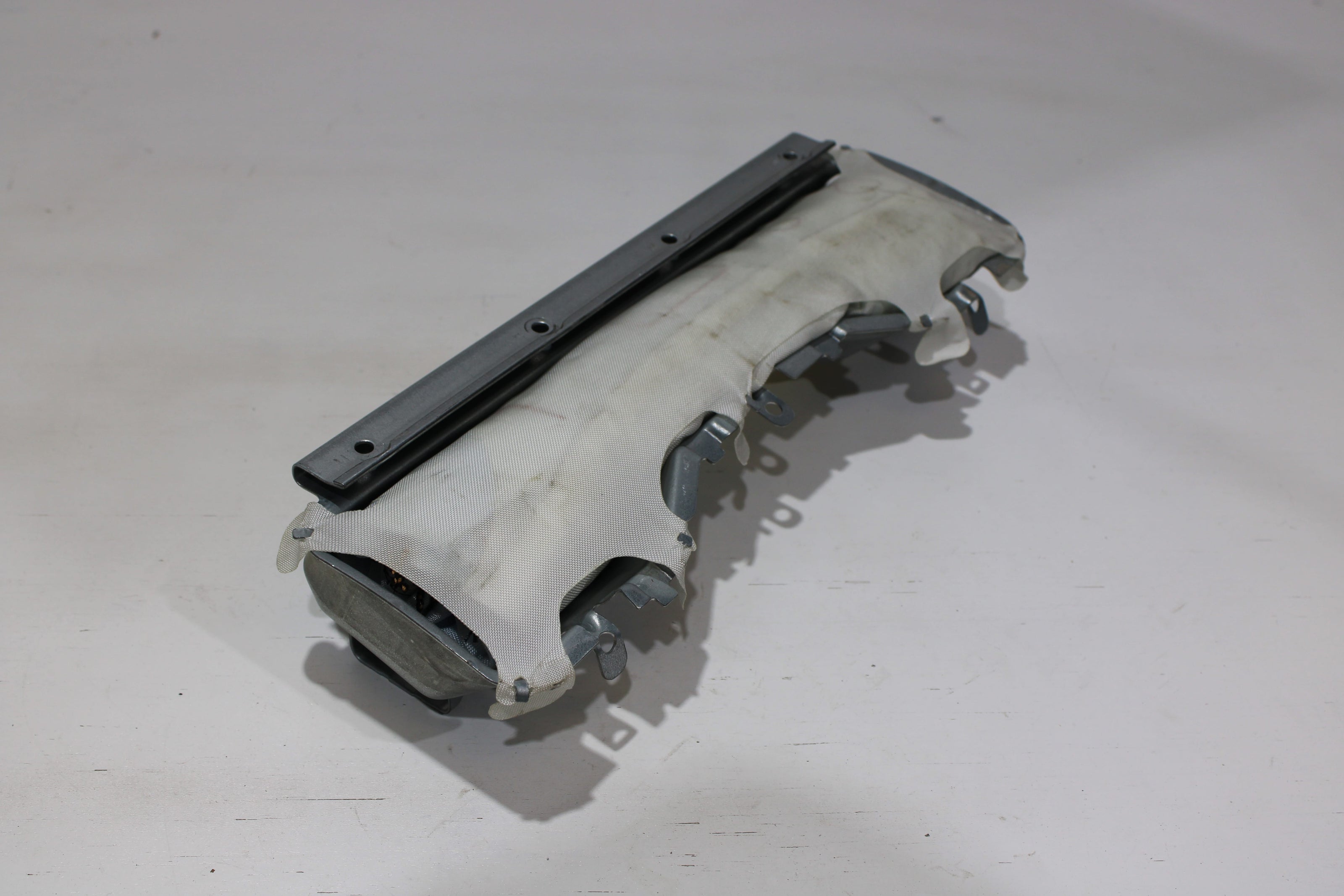 OEM Mercedes - Benz Steering Wheel Airbag – Fits Cls350, Cls500, Cls550, Cls63 (2012–2014) – Part A2128600902 - Mercedes - Benz