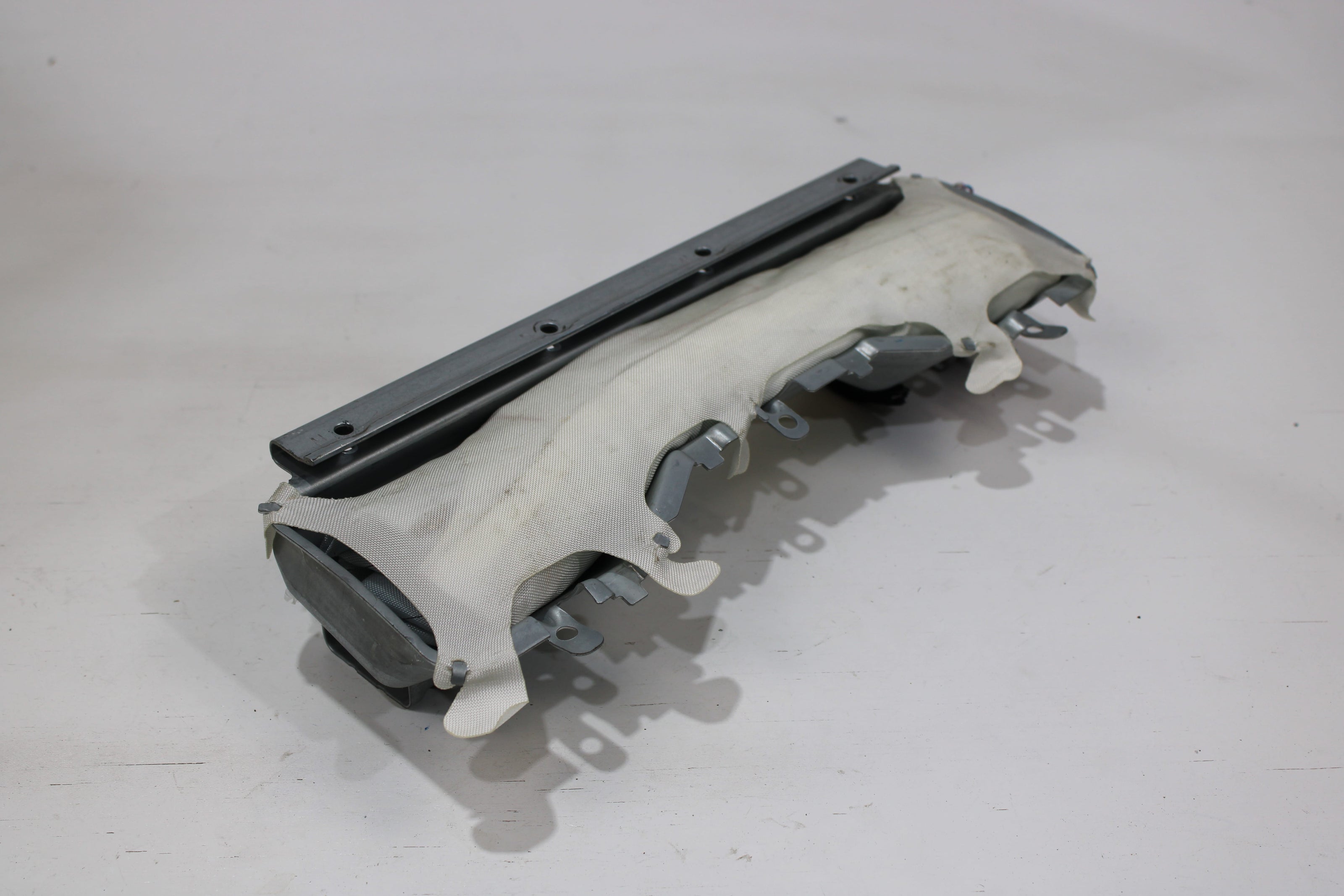 OEM Mercedes - Benz Steering Wheel Airbag – Fits Cls350, Cls500, Cls550, Cls63 (2012–2014) – Part A2128600902 - Mercedes - Benz