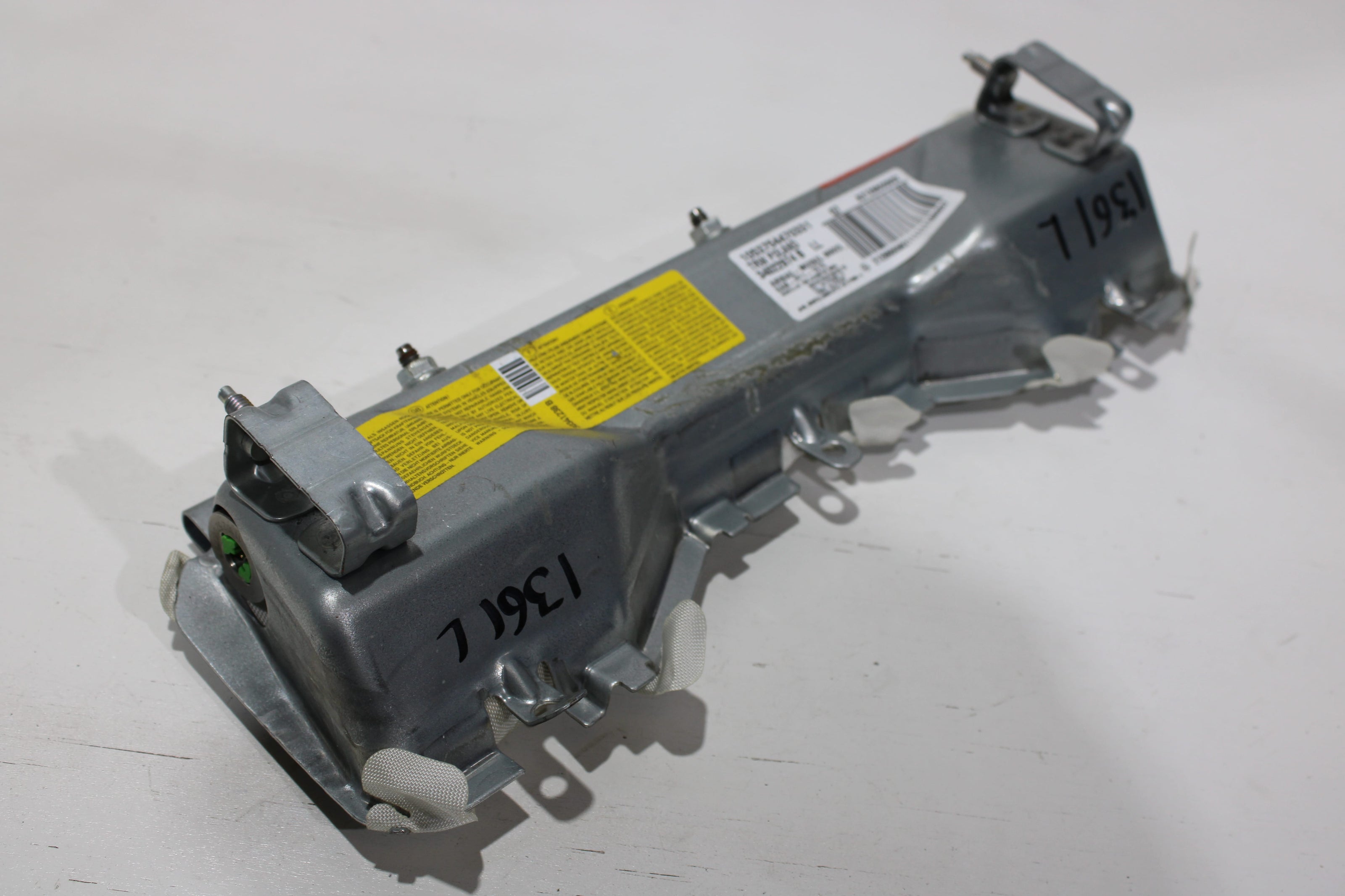 OEM Mercedes - Benz Steering Wheel Airbag – Fits Cls350, Cls500, Cls550, Cls63 (2012–2014) – Part A2128600902 - Mercedes - Benz